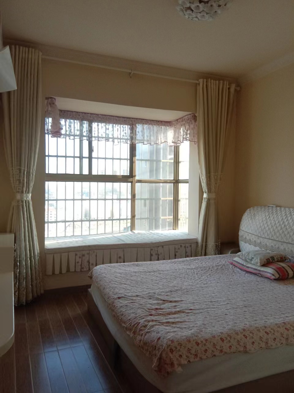 百弘帝景  3室2厅2卫   69.80万室内图