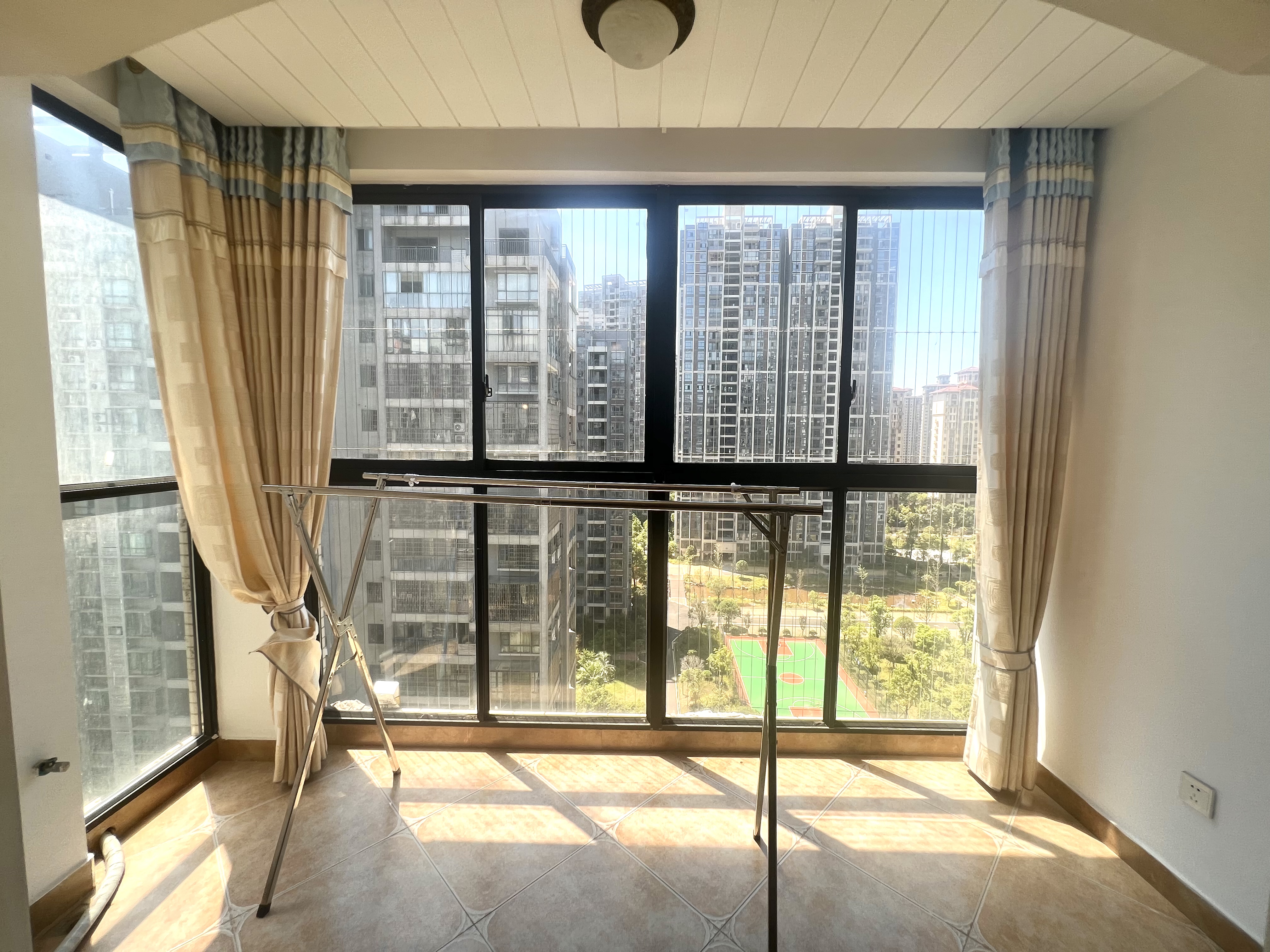 九华新城 3室2厅1卫 58.80万 九华新城 3室2厅1卫 58.80万客厅