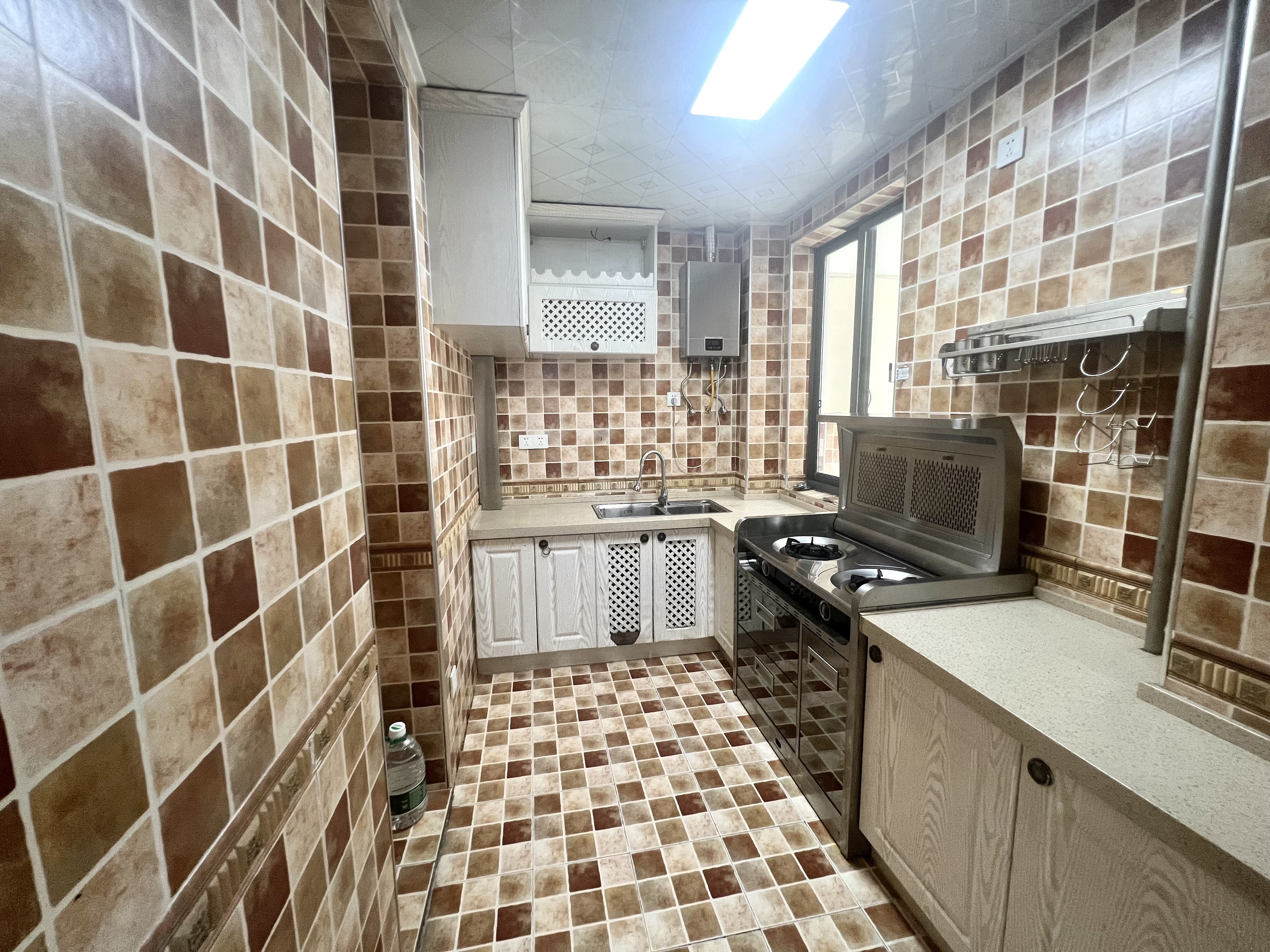 九华新城 3室2厅1卫 58.80万 九华新城 3室2厅1卫 58.80万客厅