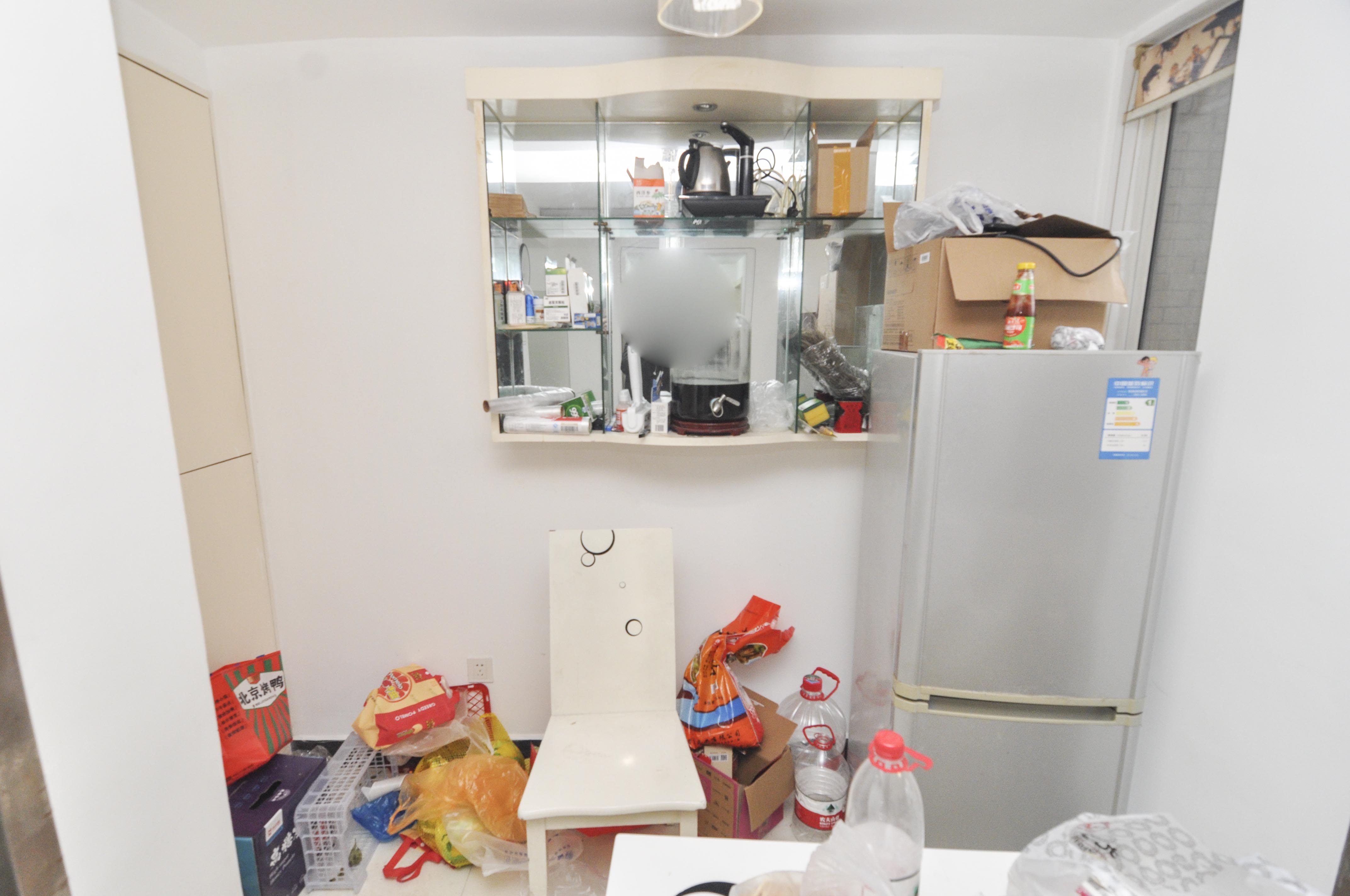 龙王港社区  2室2厅1卫   85.00万阳台