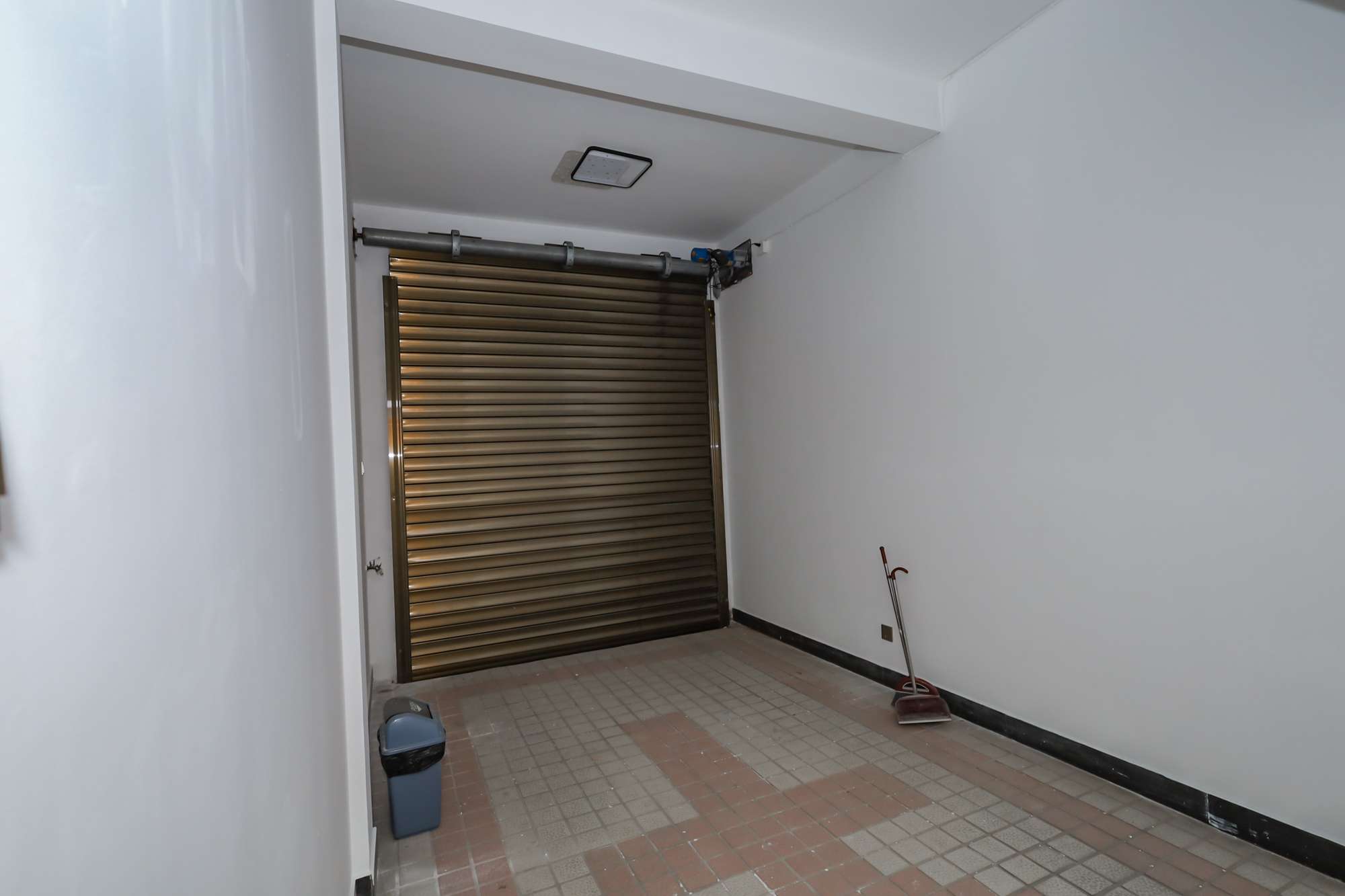 静园山庄  5室2厅4卫   258.00万其他