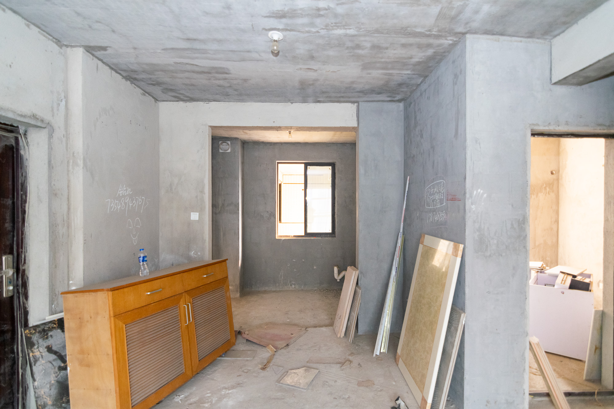 乾源国际 3室2厅2卫 63.0万 乾源国际 3室2厅2卫 63.0万客厅