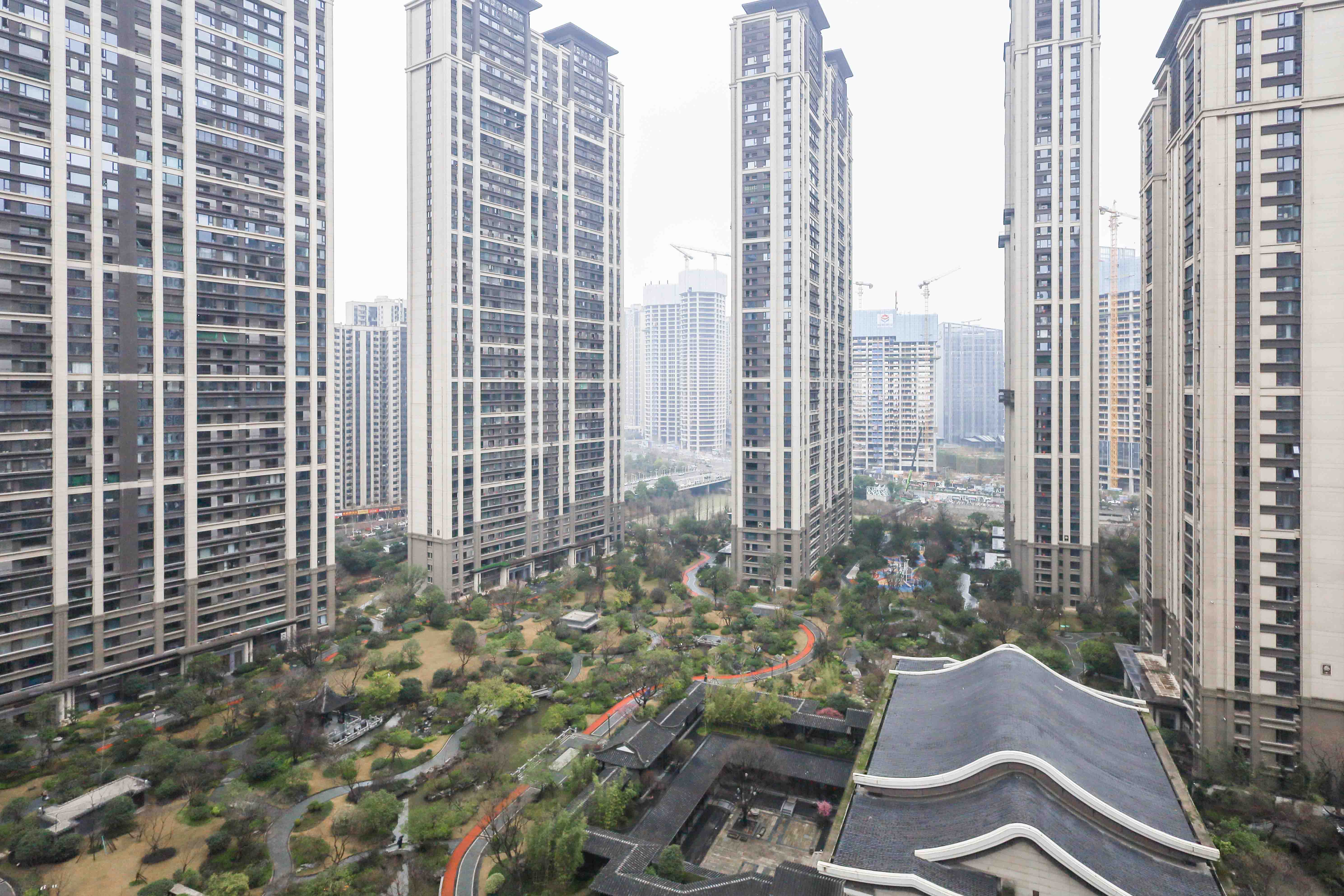 建发央著 5室2厅3卫 295.0万 建发央著 5室2厅3卫 295.0万阳台