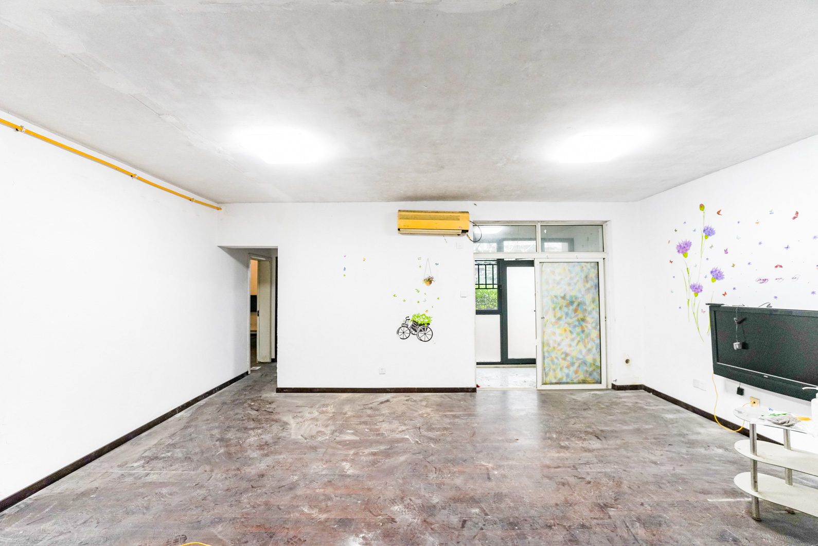 生活艺术城 4室2厅1卫 89.00万 生活艺术城 4室2厅1卫 89.00万客厅