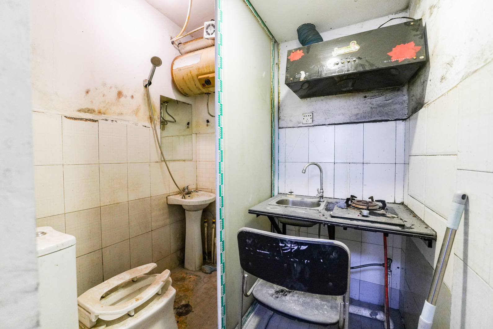 生活艺术城 4室2厅1卫 89.00万 生活艺术城 4室2厅1卫 89.00万卫生间