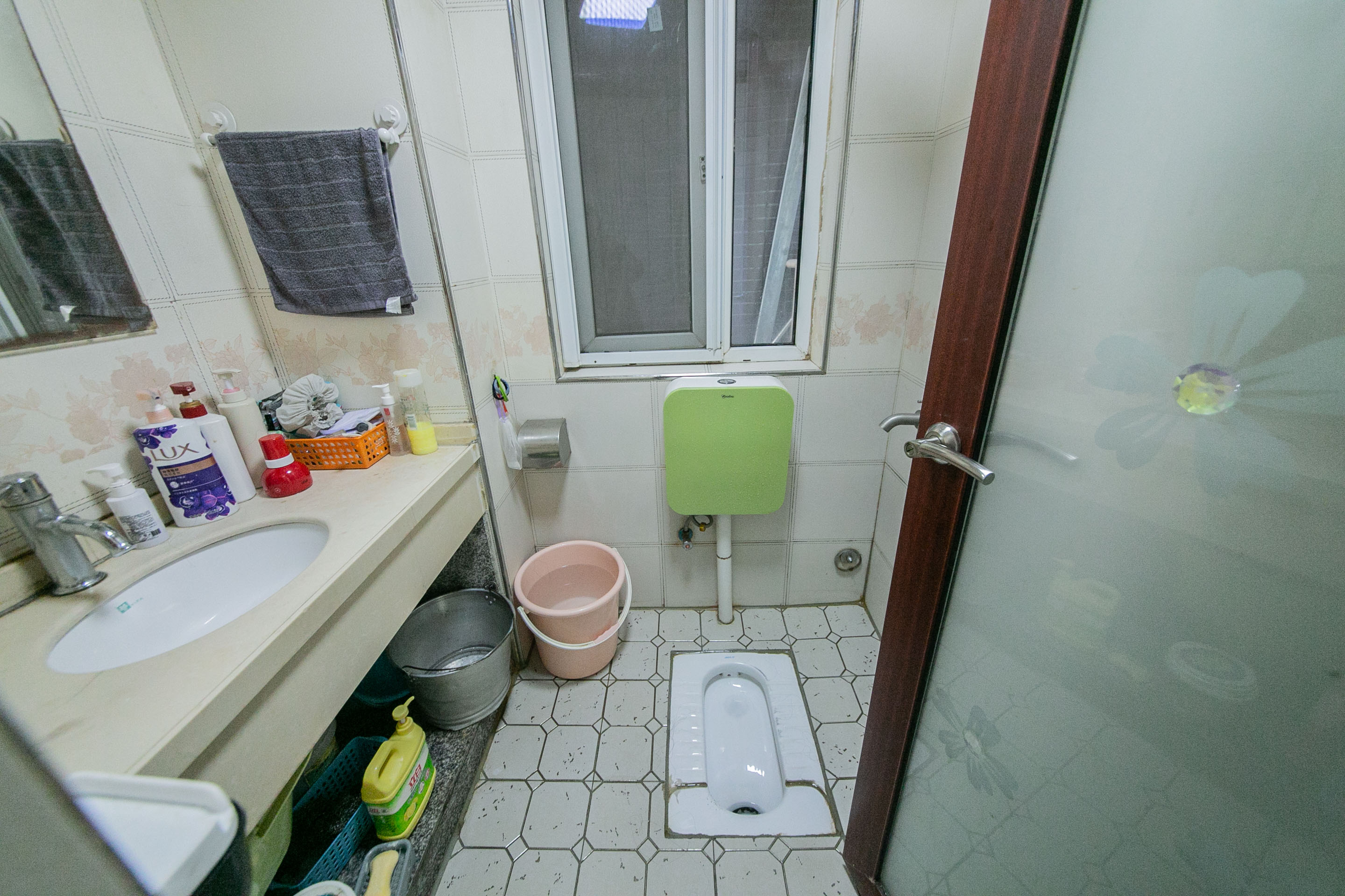 万国城(当代满庭春MOMA)二期 3室2厅2卫 99.0万 万国城(当代满庭春MOMA)二期 3室2厅2卫 99.0万卫生间