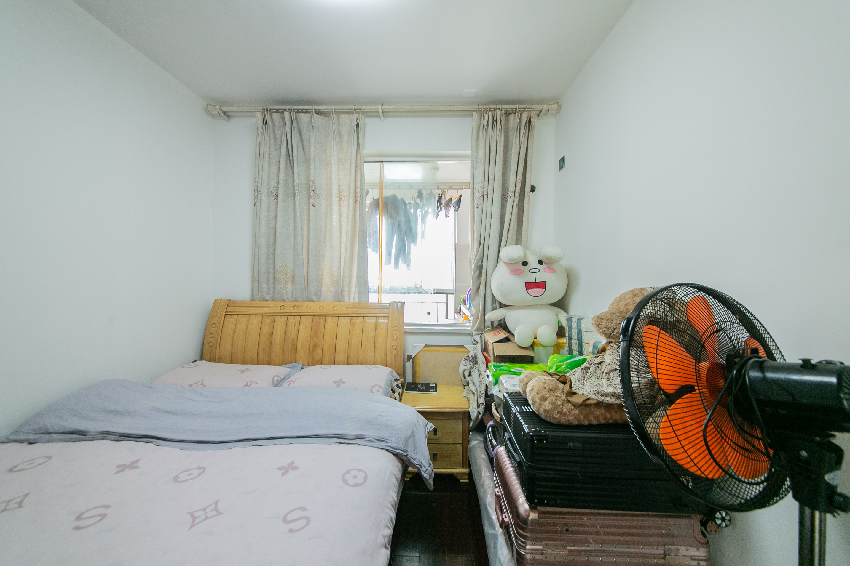 万国城(当代满庭春MOMA)二期 3室2厅2卫 99.0万 万国城(当代满庭春MOMA)二期 3室2厅2卫 99.0万卧室