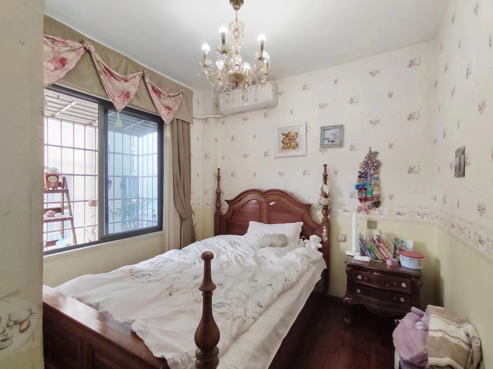 建鑫二期  4室2厅3卫    88.8万 建鑫二期  4室2厅3卫    88.8万客厅