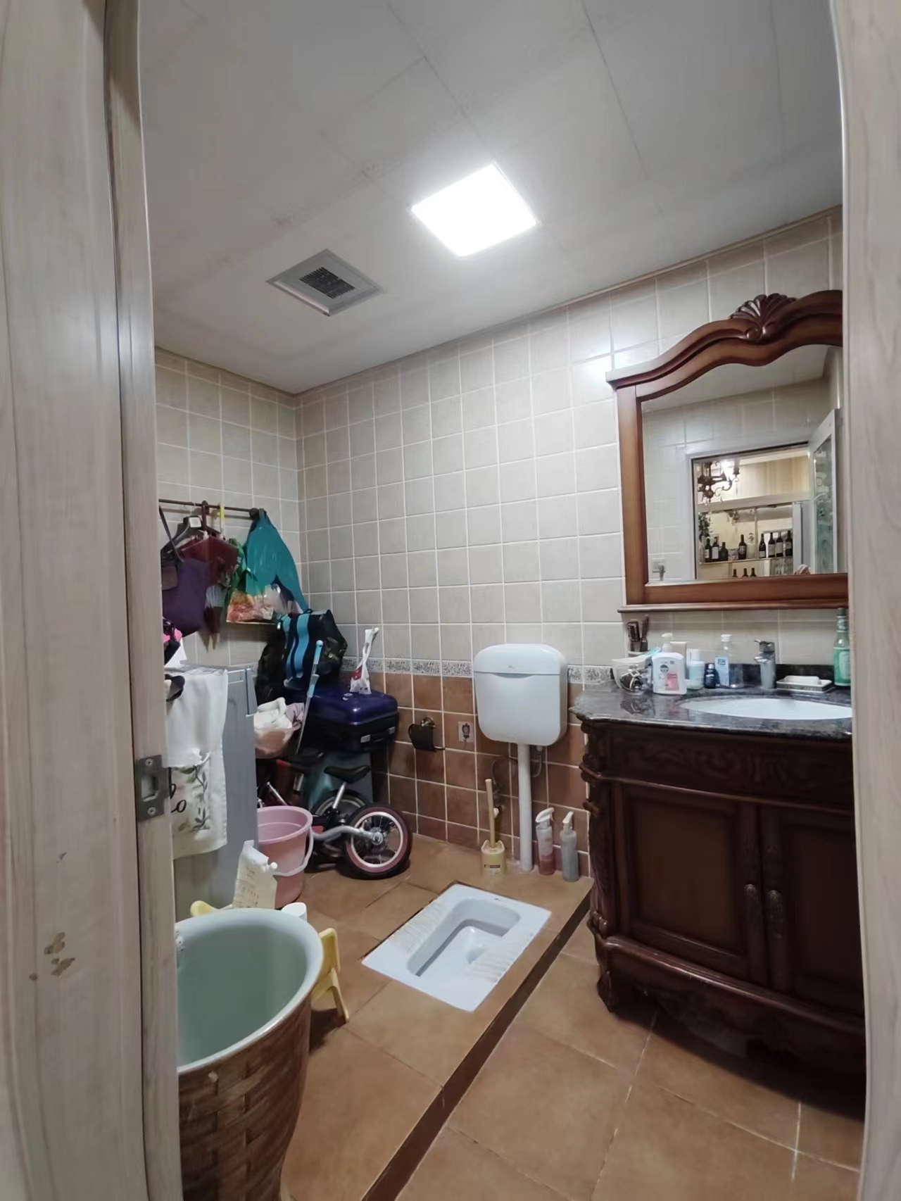 建鑫二期  4室2厅3卫    88.8万 建鑫二期  4室2厅3卫    88.8万客厅