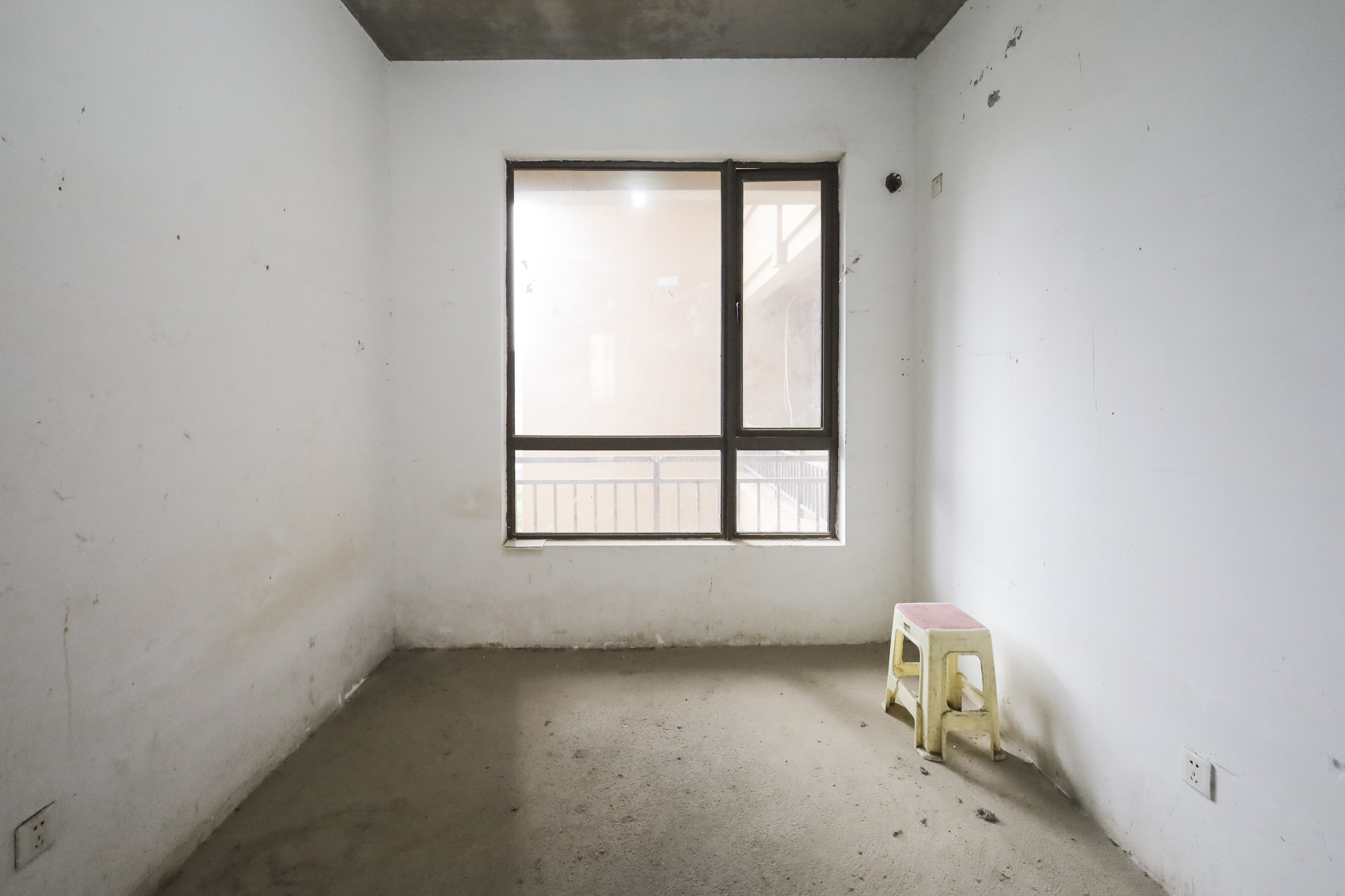 南山雍江汇(滨江国际新城)  3室2厅2卫   288.00万 南山雍江汇(滨江国际新城)  3室2厅2卫   288.00万卧室