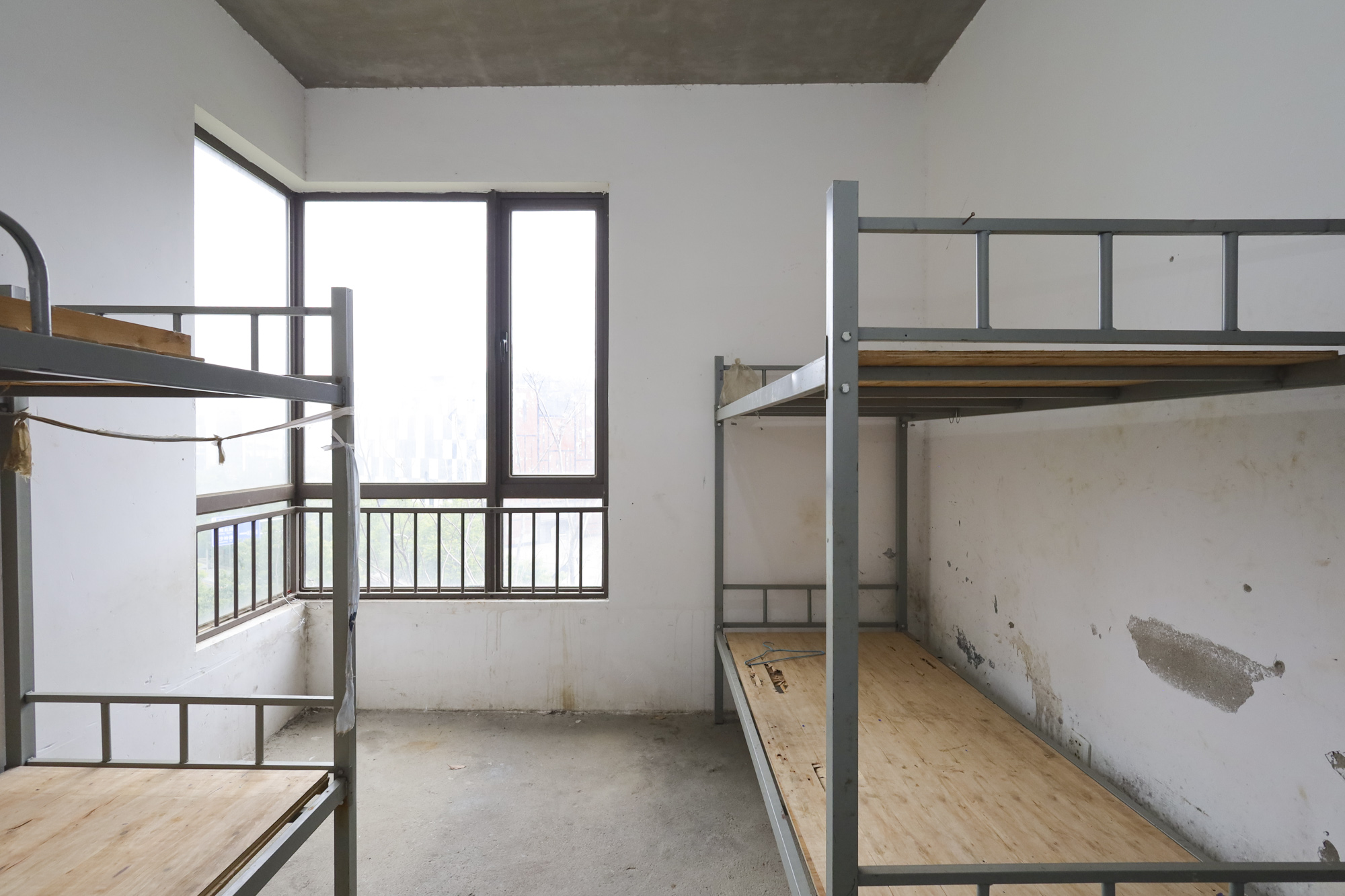 南山雍江汇(滨江国际新城)  3室2厅2卫   288.00万 南山雍江汇(滨江国际新城)  3室2厅2卫   288.00万卧室