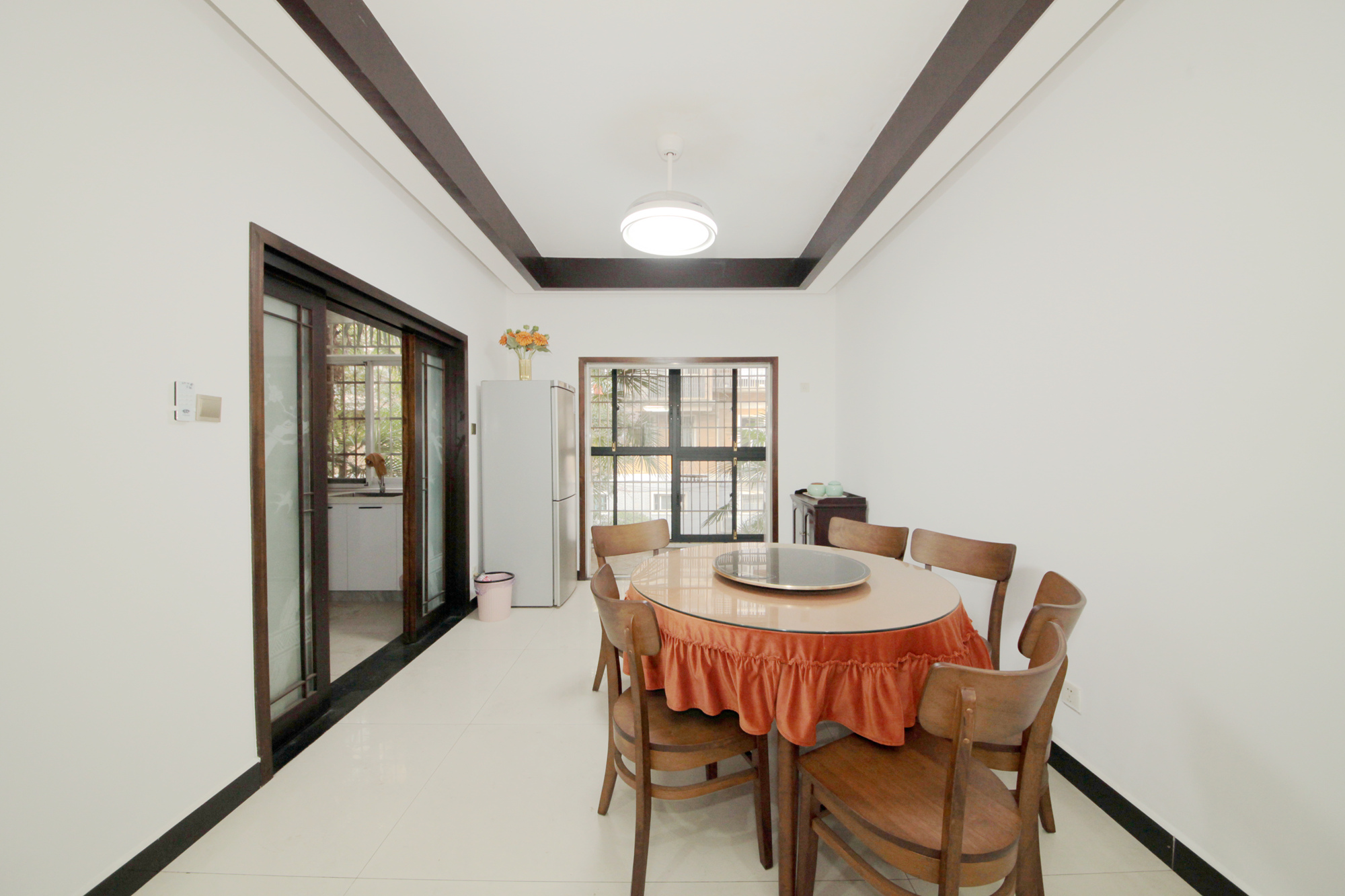 山水人家三期  4室2厅2卫    90.0万客厅