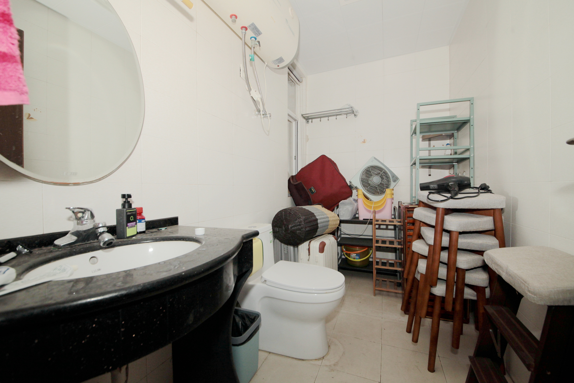 山水人家三期  4室2厅2卫    90.0万卫生间