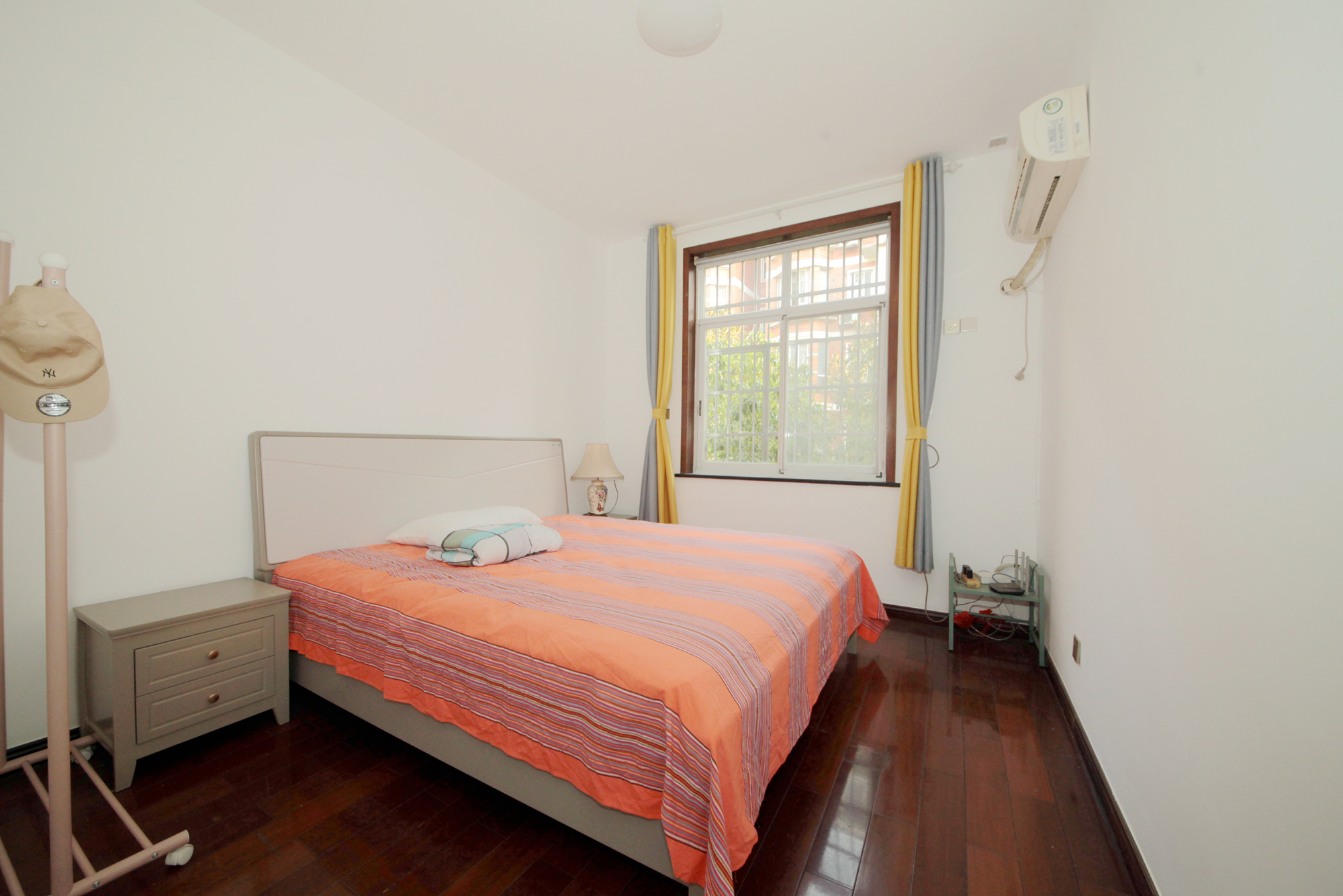 山水人家三期  4室2厅2卫    90.0万卧室