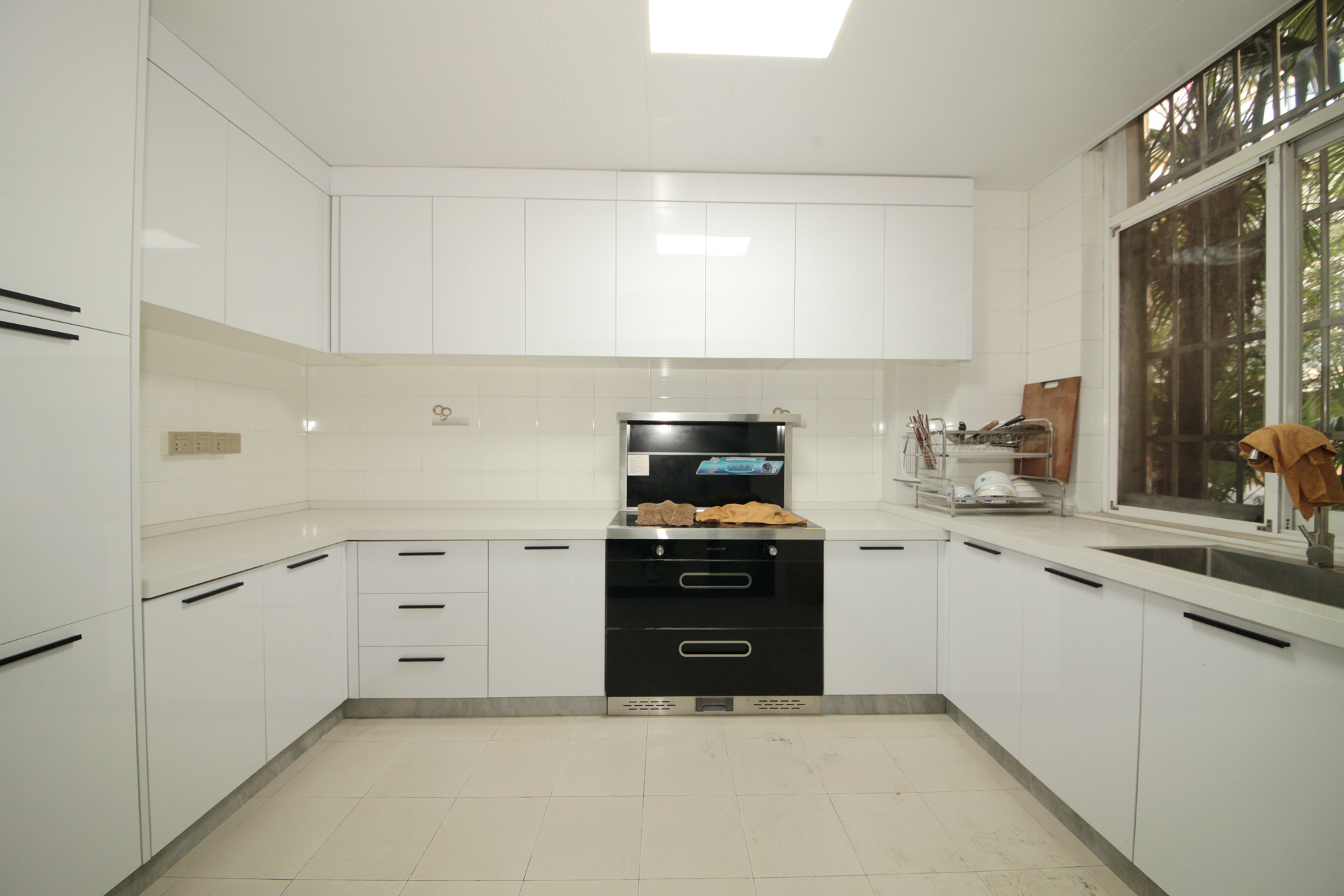 山水人家三期  4室2厅2卫    90.0万厨房