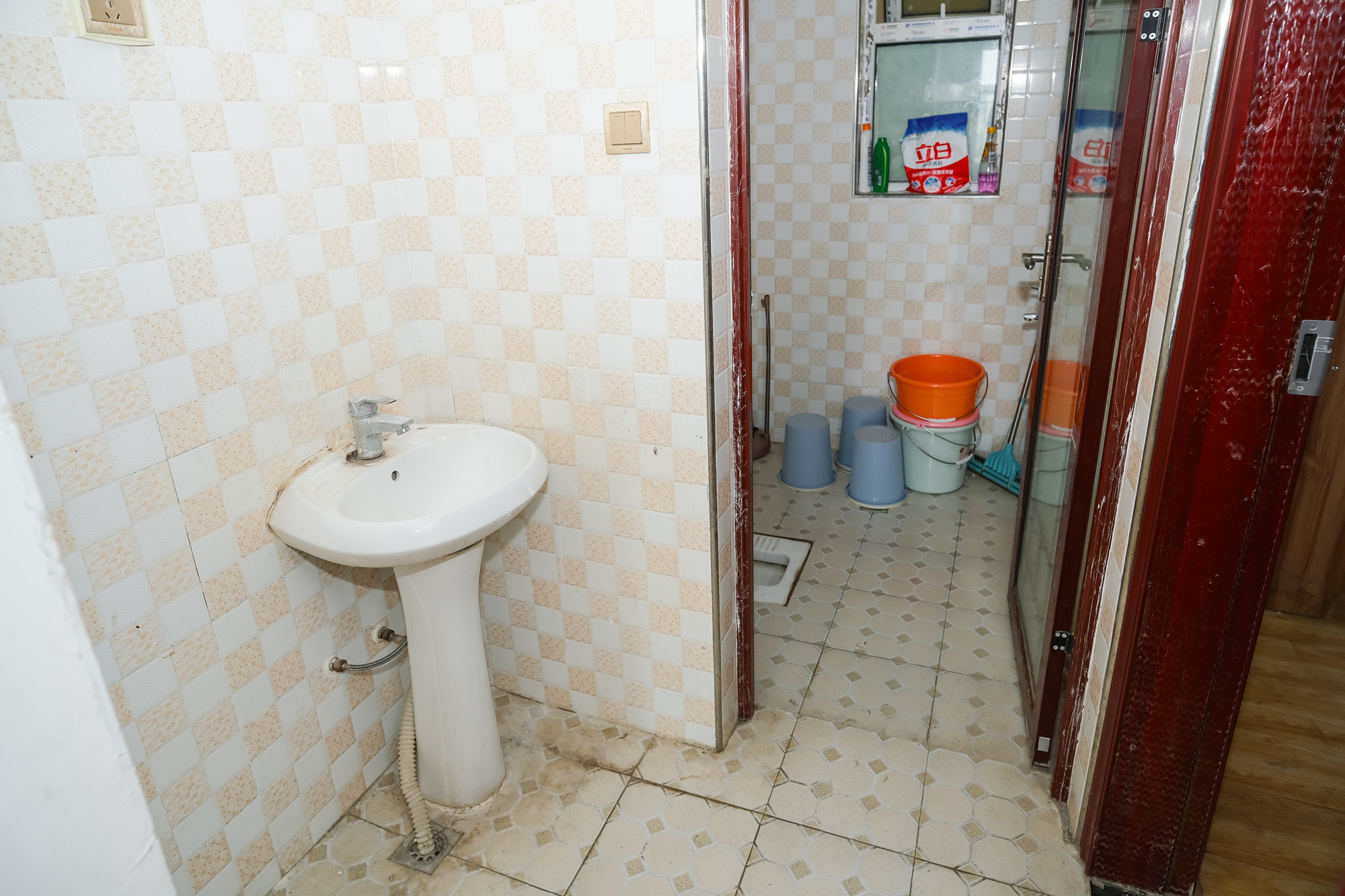 金科时代中心  3室2厅2卫   80.00万卫生间