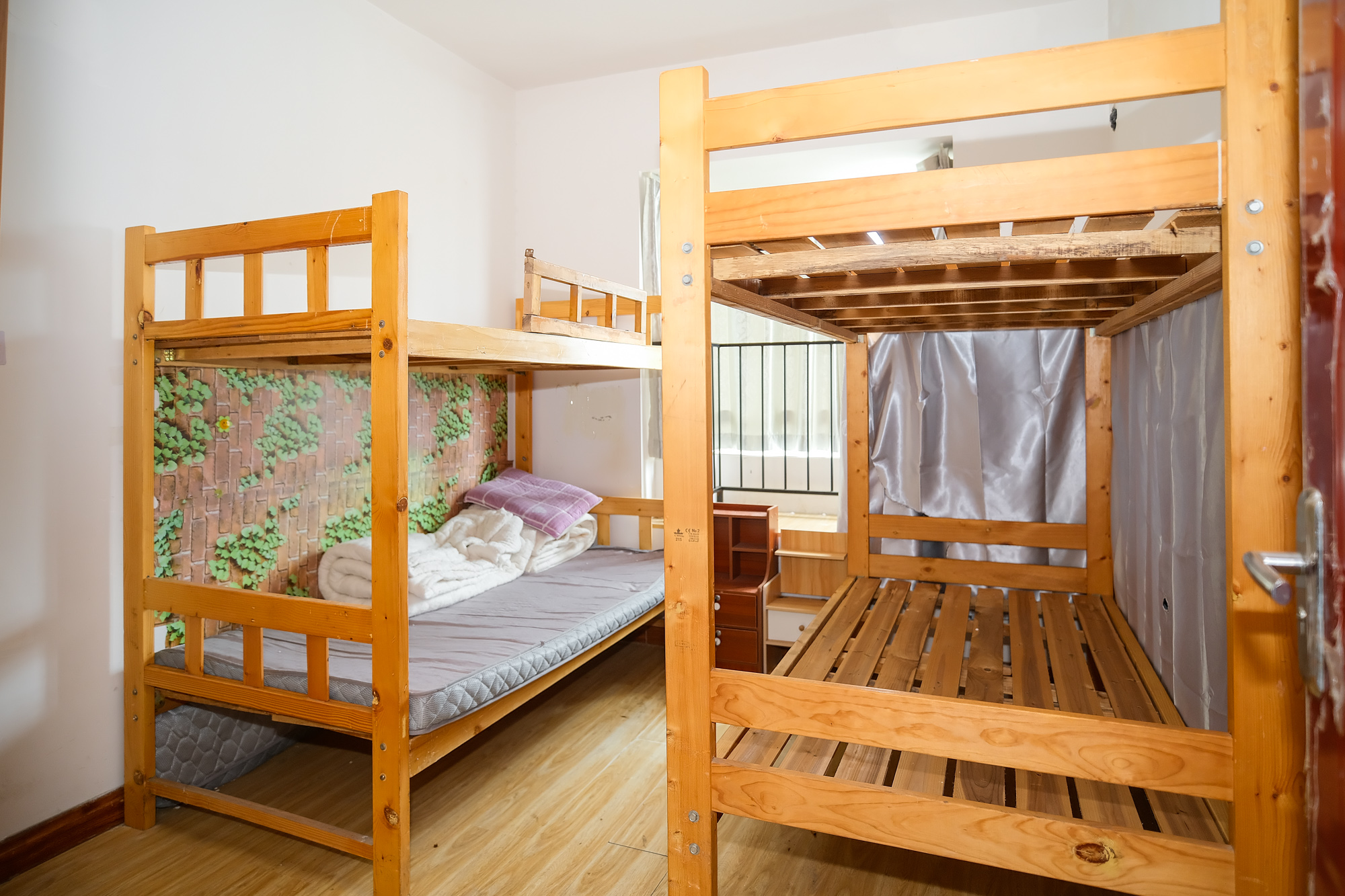 金科时代中心 3室2厅2卫 80.00万 金科时代中心 3室2厅2卫 80.00万卧室