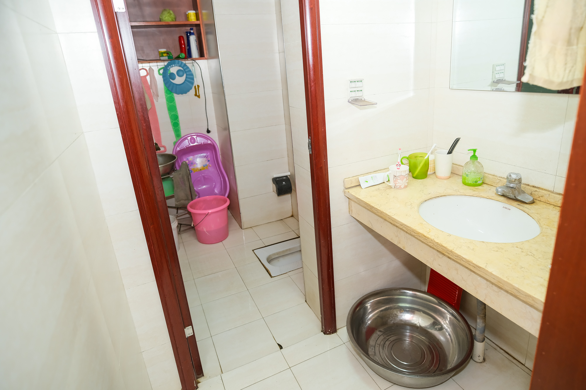 楚天馨苑  4室2厅2卫   85.00万 楚天馨苑  4室2厅2卫   85.00万卫生间