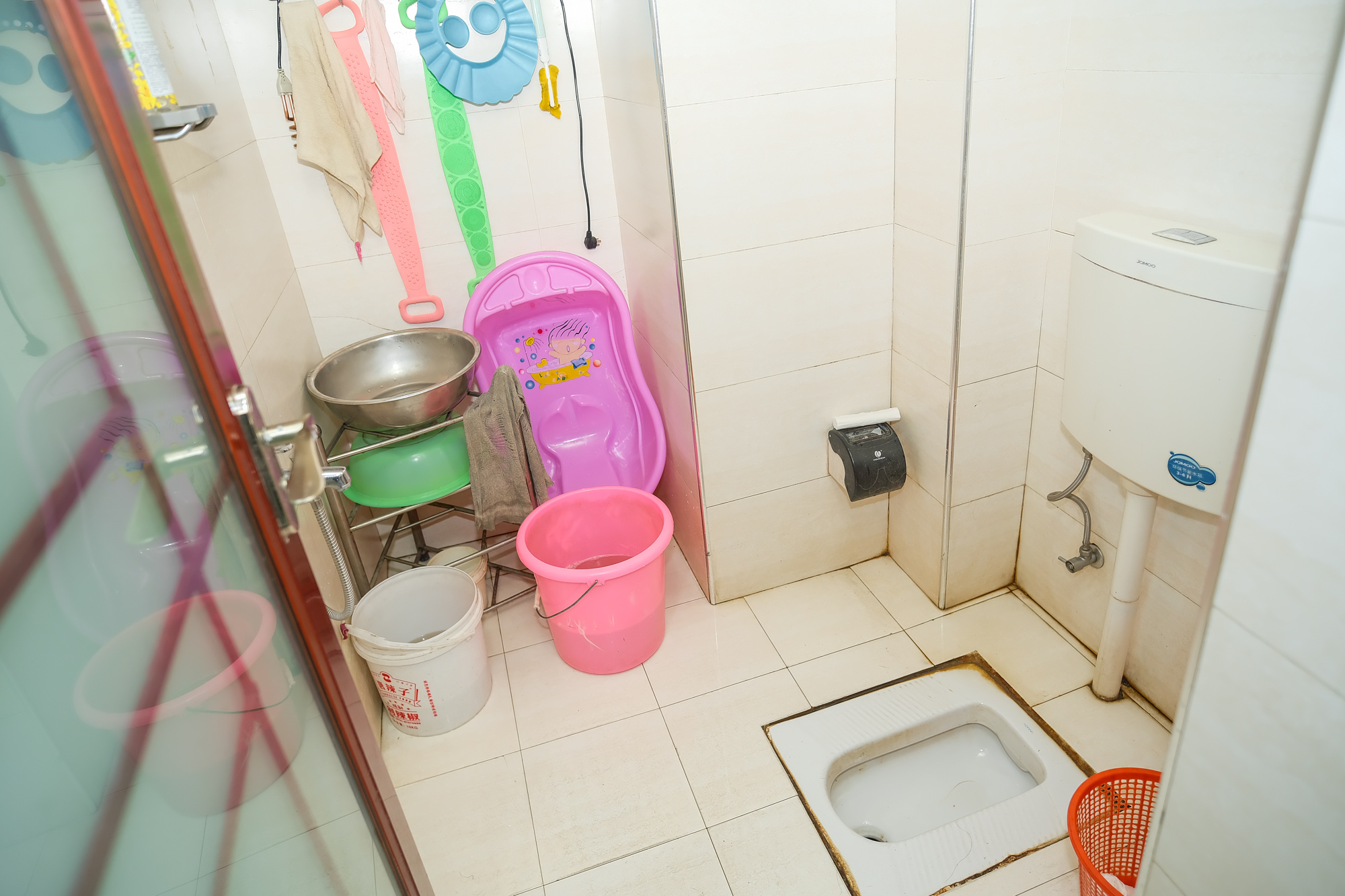 楚天馨苑  4室2厅2卫   85.00万 楚天馨苑  4室2厅2卫   85.00万卫生间