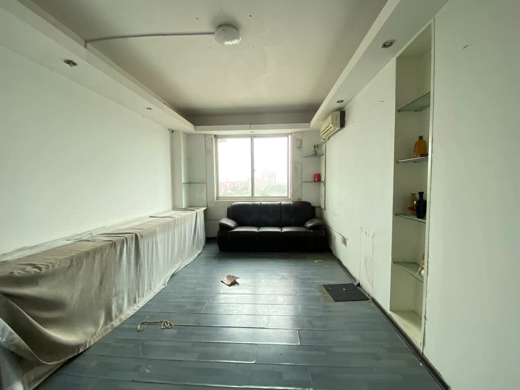 亚都花园 4室2厅2卫 65.00万 亚都花园 4室2厅2卫 65.00万室内图