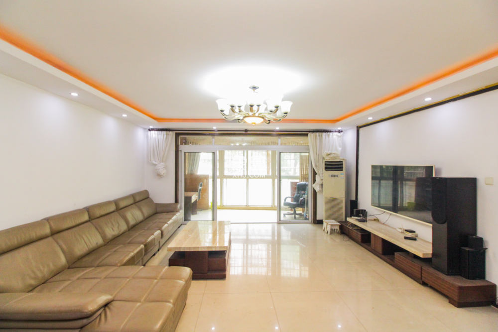 新点苑 4室2厅2卫 101.0万