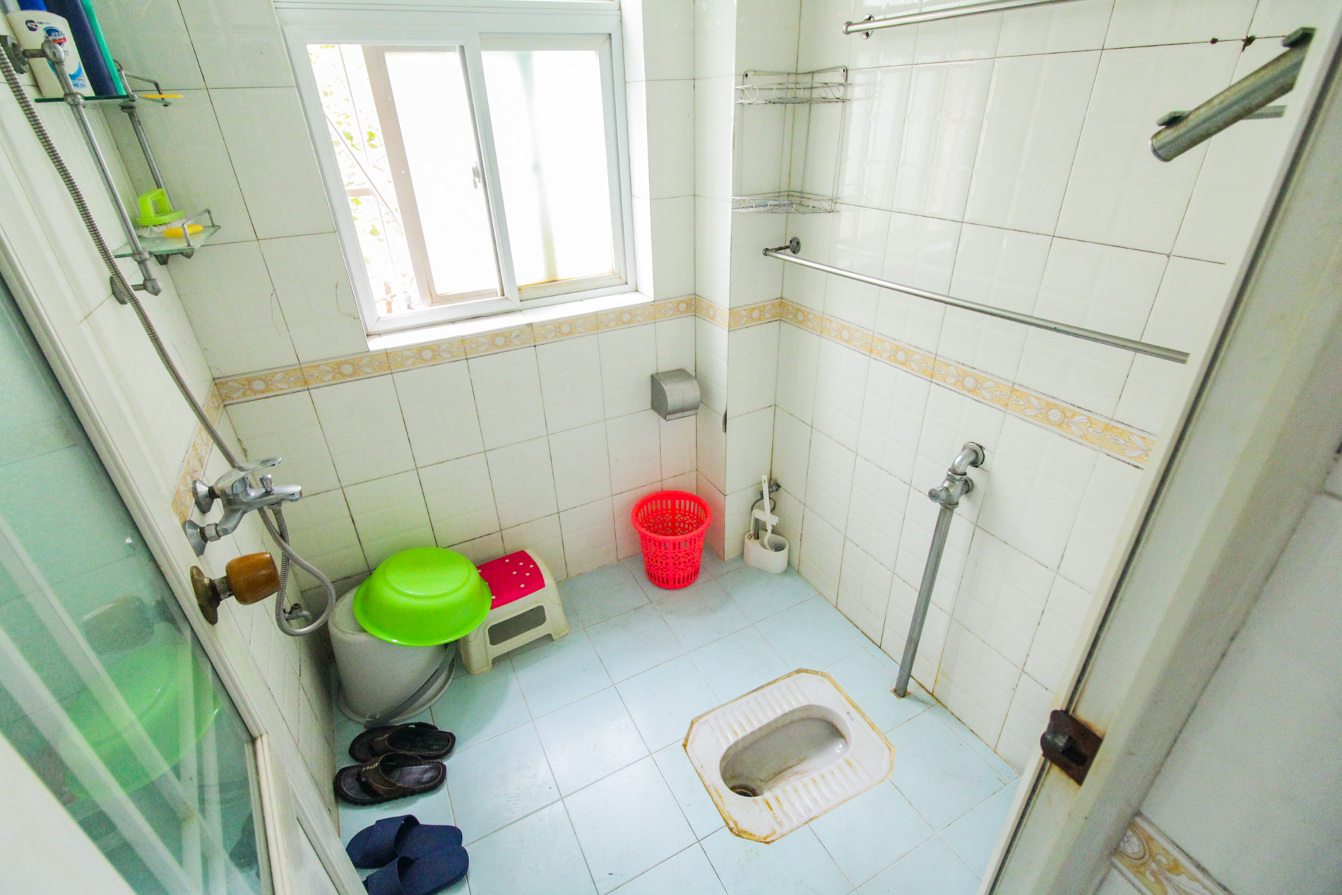 新点苑  4室2厅2卫    101.0万卫生间