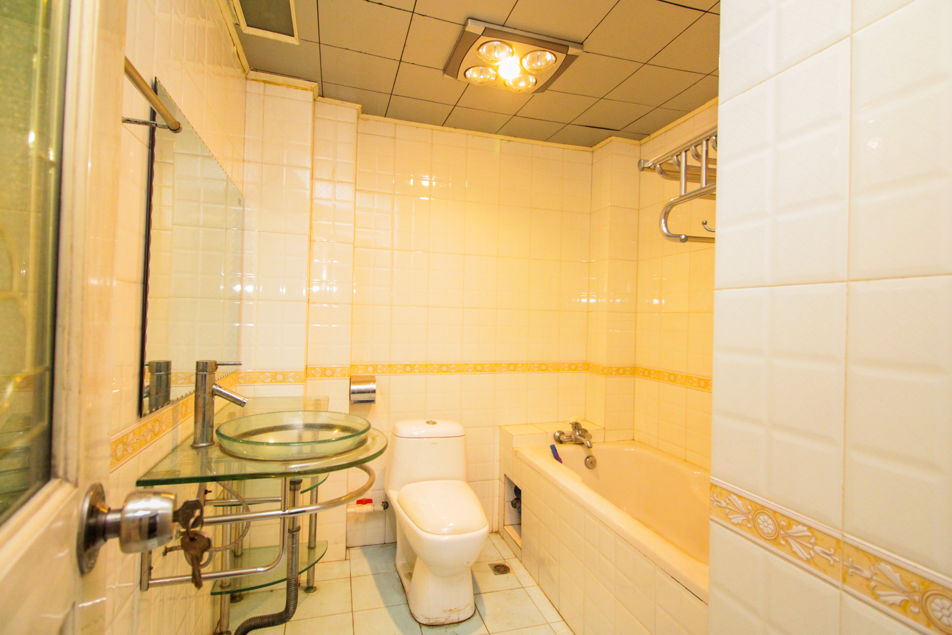 新点苑  4室2厅2卫    101.0万卫生间