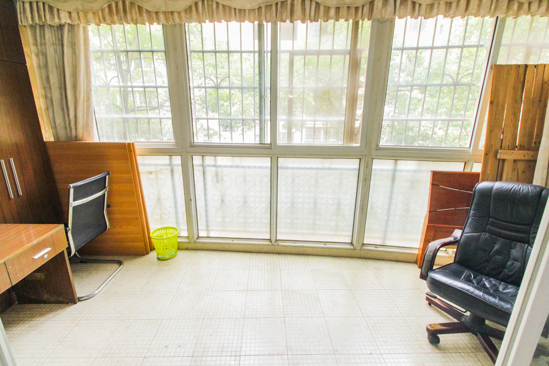 新点苑  4室2厅2卫    101.0万阳台