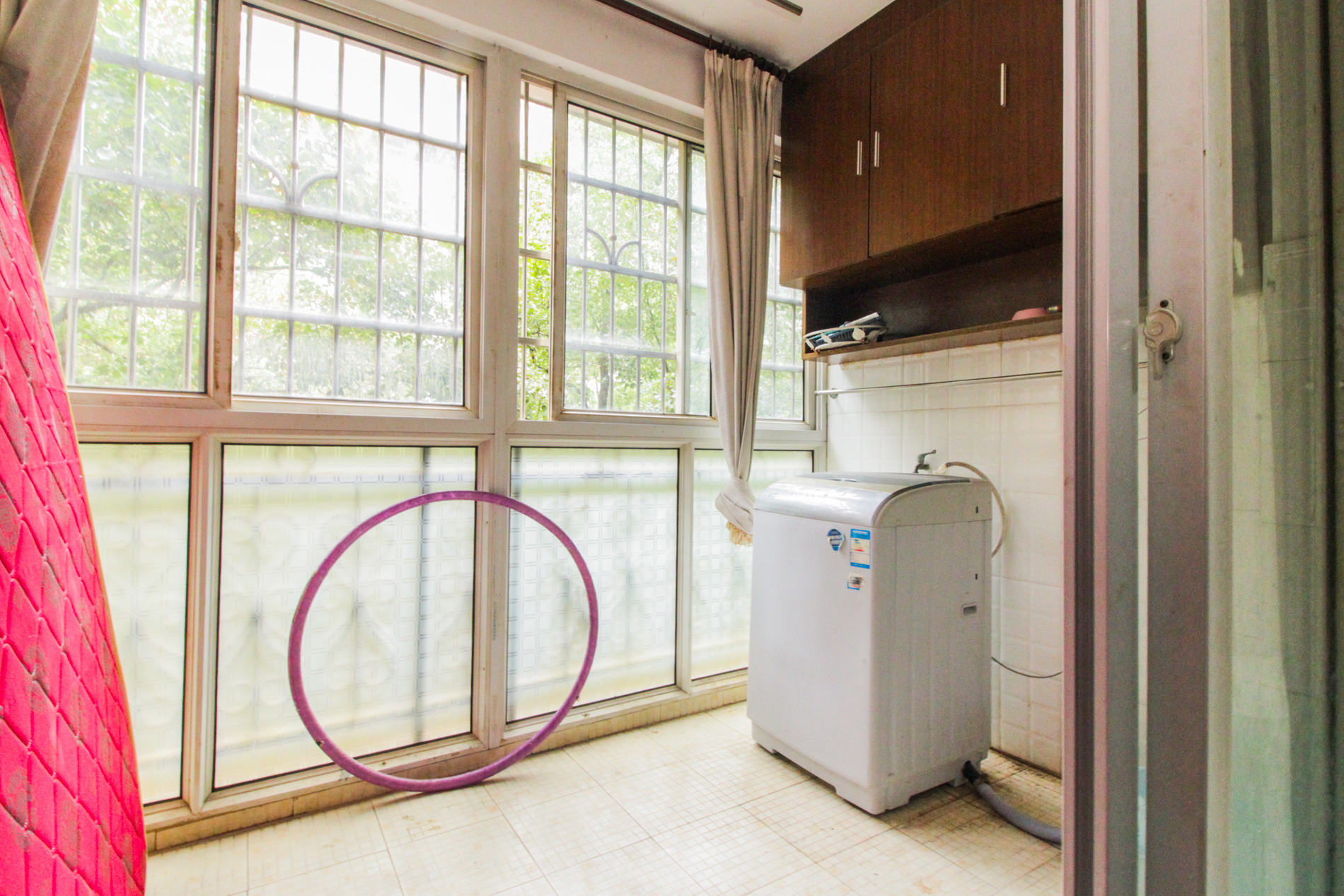 新点苑  4室2厅2卫    101.0万阳台