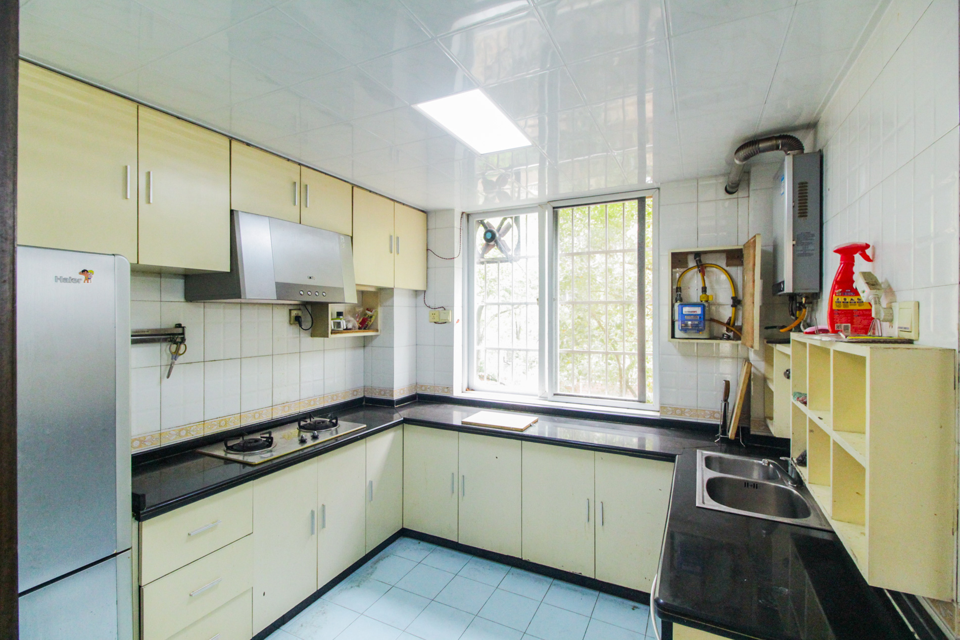 新点苑  4室2厅2卫    101.0万厨房