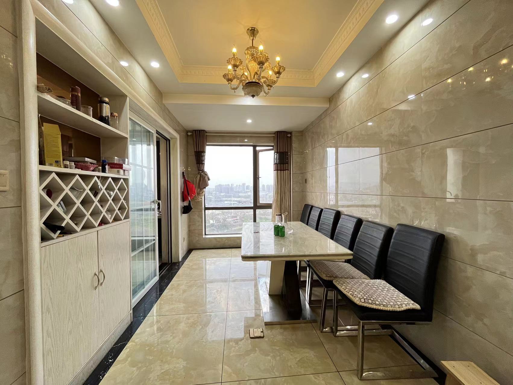 凯旋名门人民中路1006号 3室2厅2卫 82.00万 凯旋名门人民中路1006号 3室2厅2卫 82.00万室内图