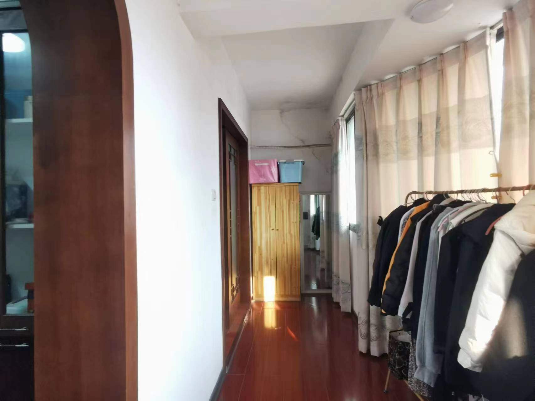 长塘新村  3室2厅2卫   40.00万客厅