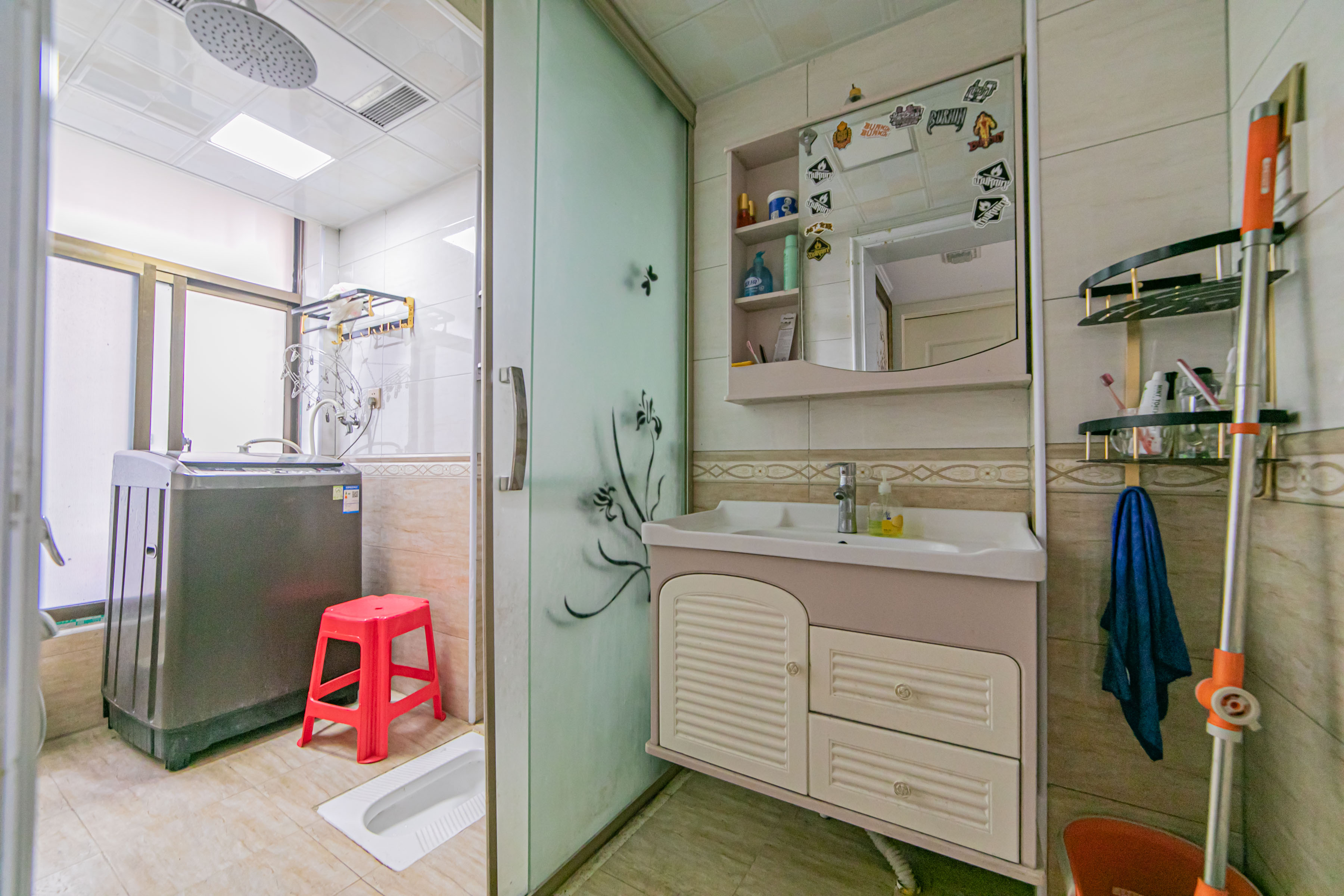 家和院  4室2厅1卫    80.0万卫生间