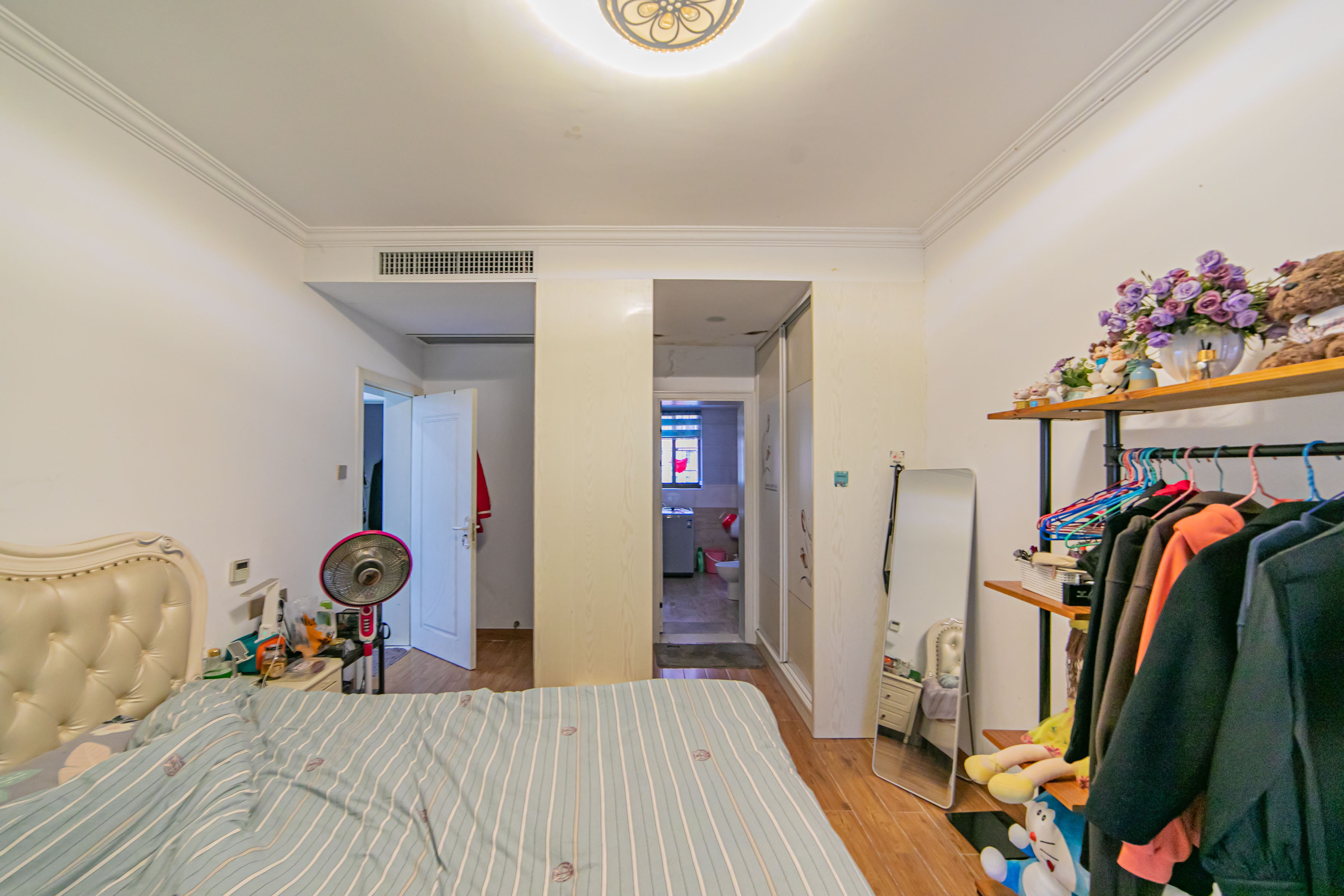 家和院  4室2厅1卫    80.0万卧室