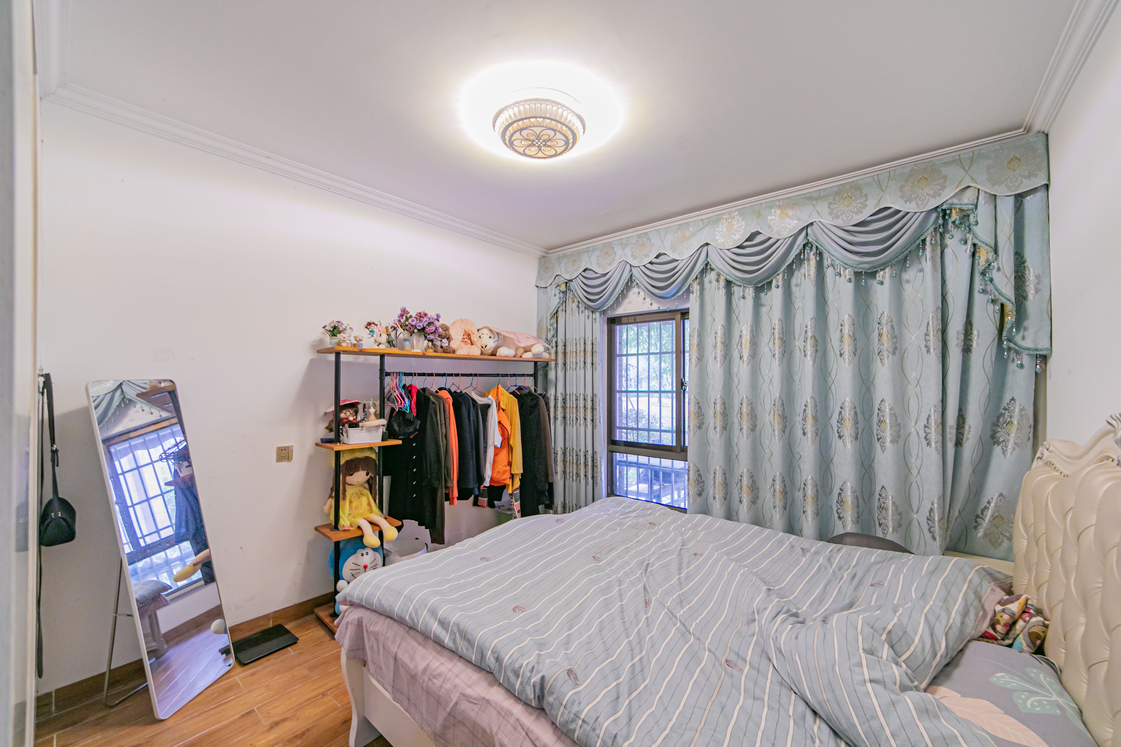 家和院  4室2厅1卫    80.0万卧室