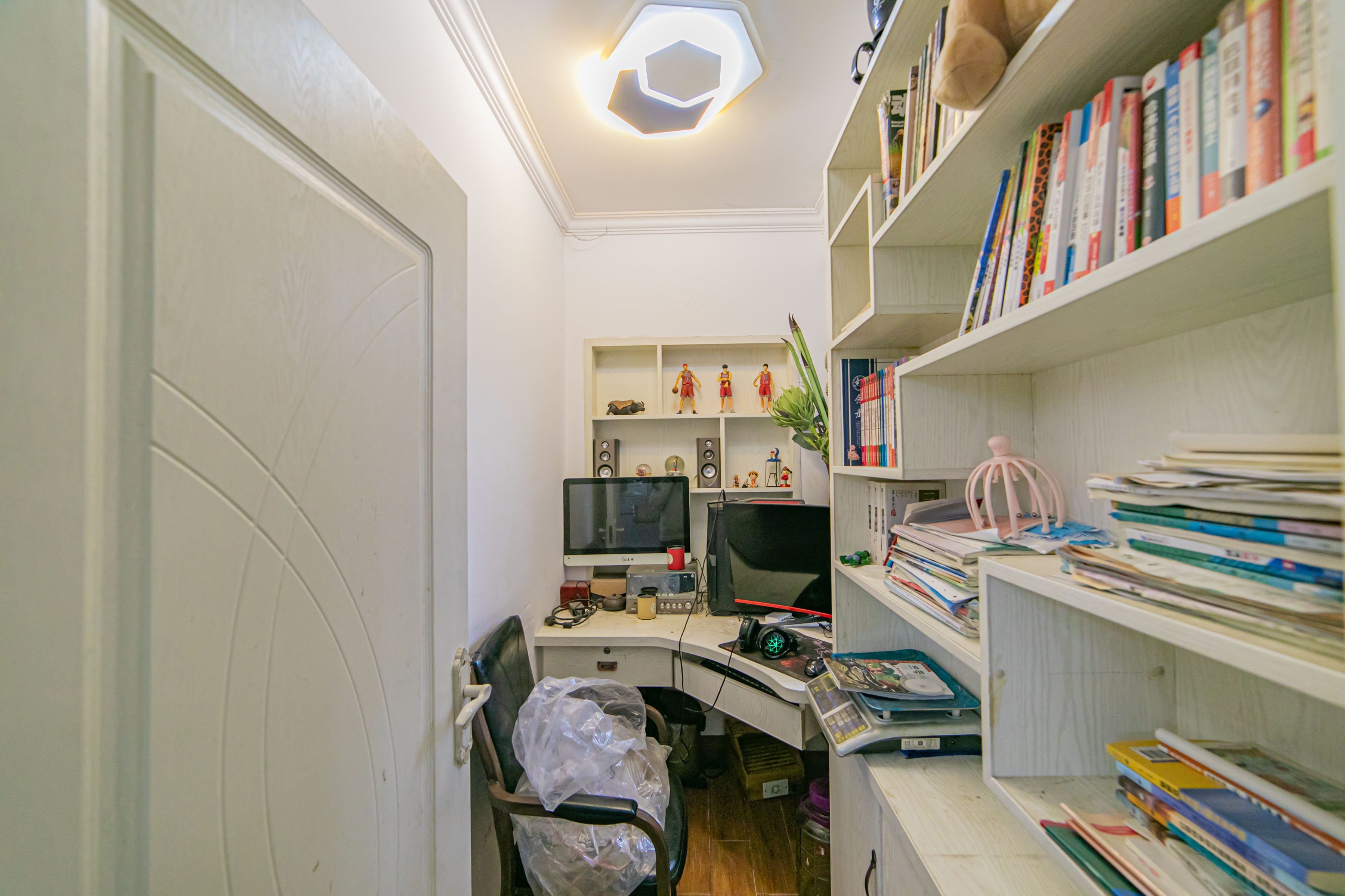 家和院  4室2厅1卫    80.0万卧室