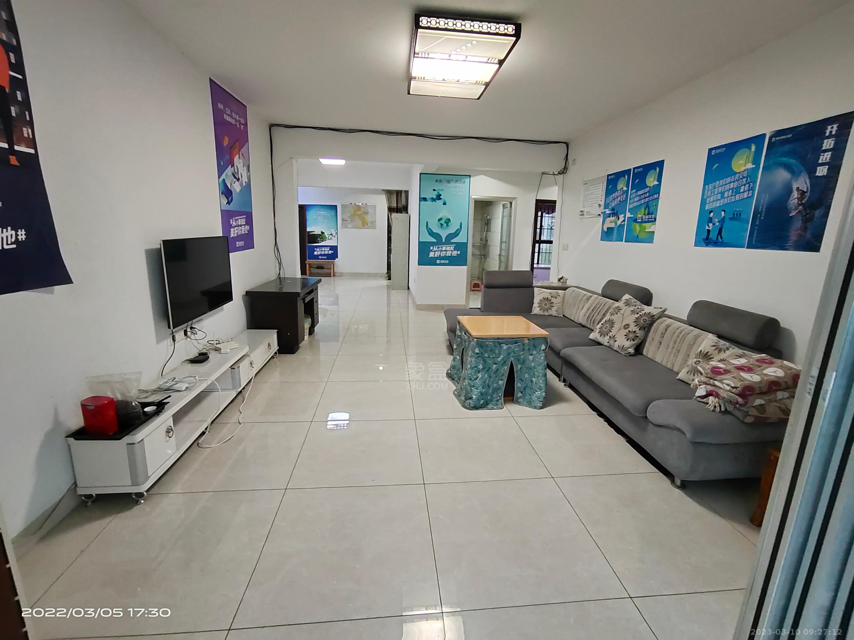 荷塘嘉苑 4室2厅2卫 2500.00元/月 荷塘嘉苑 4室2厅2卫 2500.00元/月室内图