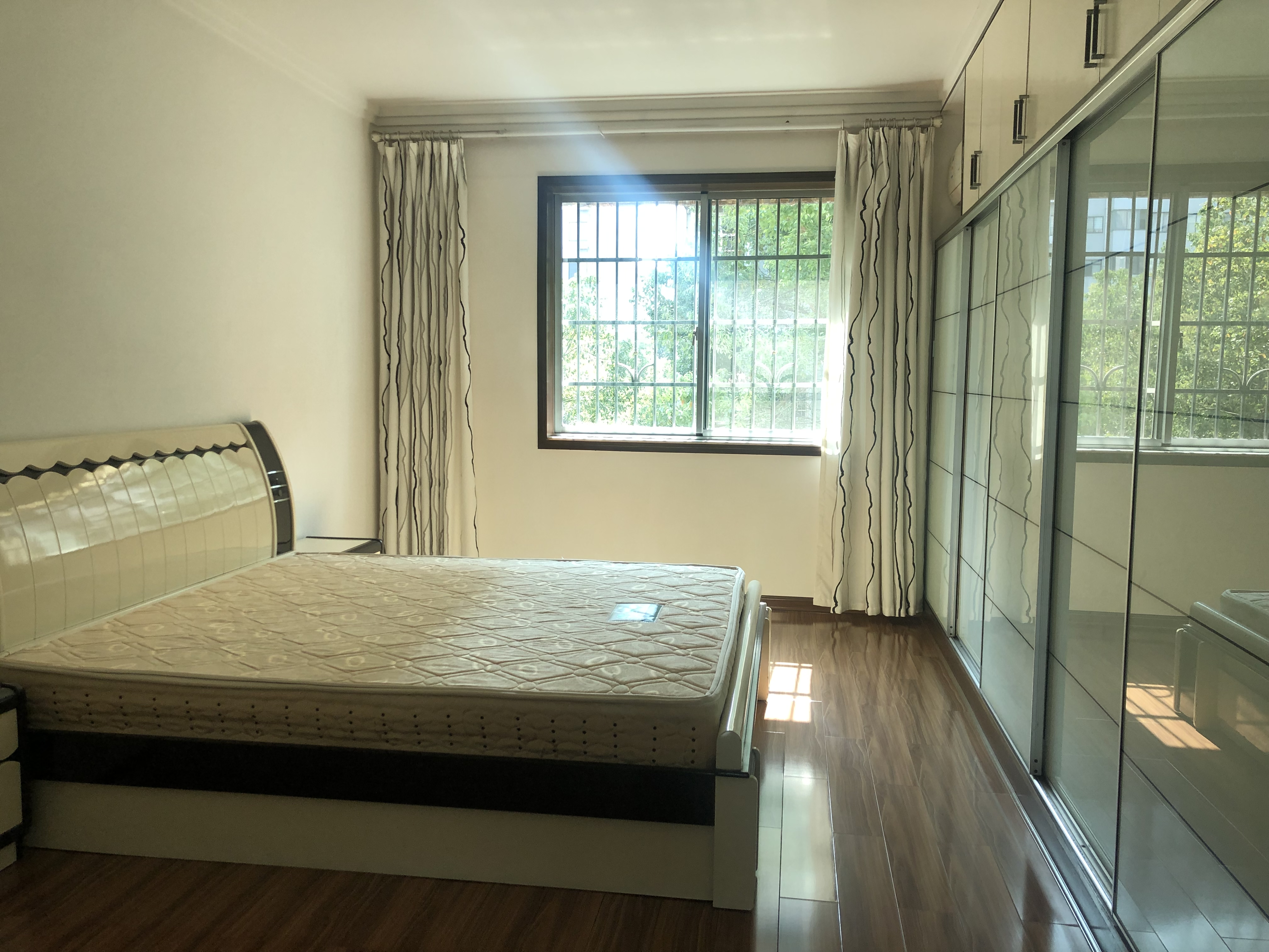 联谊新村 3室2厅2卫 75.00万 联谊新村 3室2厅2卫 75.00万室内图