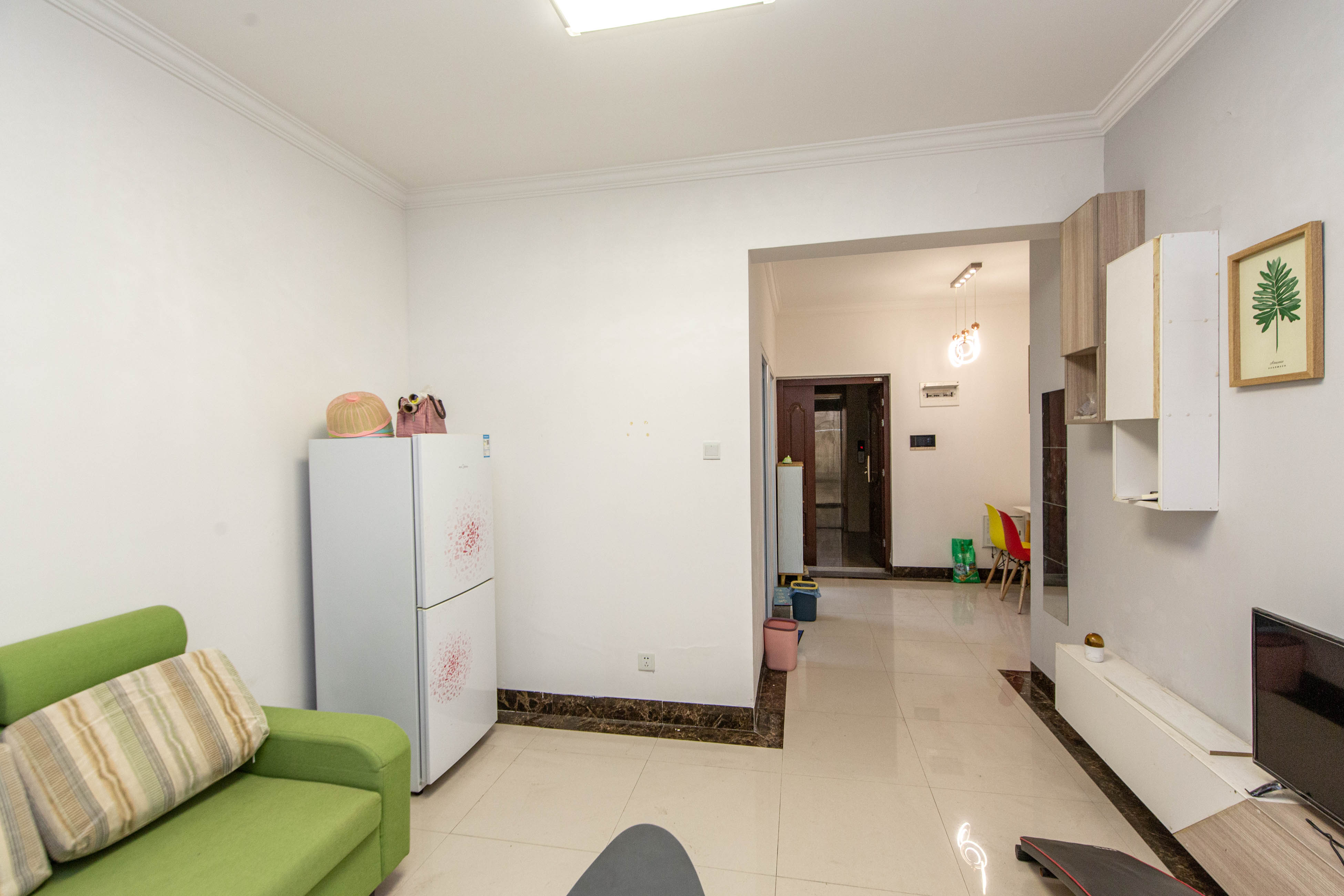 五矿万境水岸三期 2室2厅1卫 70.0万 五矿万境水岸三期 2室2厅1卫 70.0万客厅