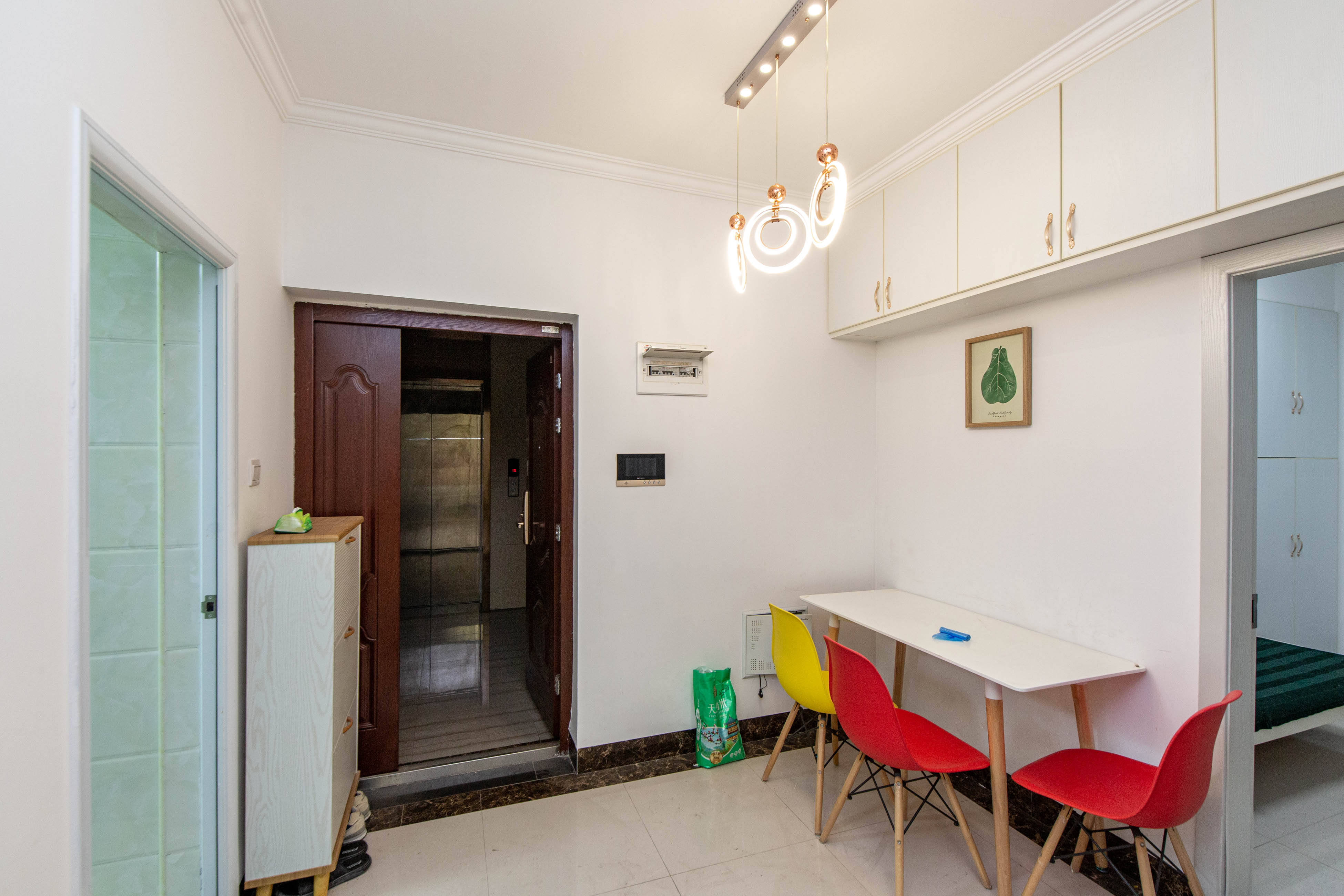 五矿万境水岸三期 2室2厅1卫 70.0万 五矿万境水岸三期 2室2厅1卫 70.0万客厅