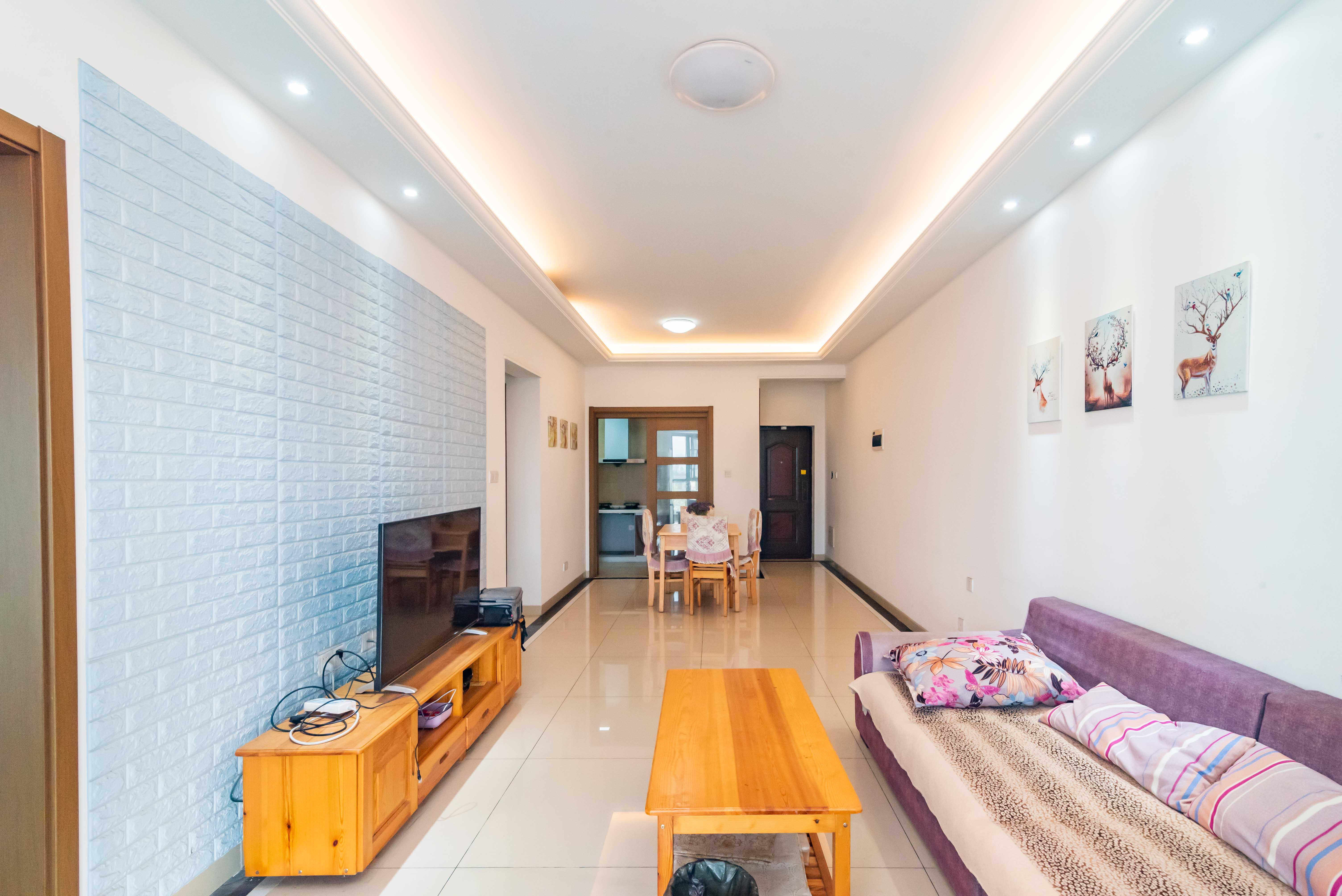 旺德府恺悦国际 3室2厅1卫 69.80万 旺德府恺悦国际 3室2厅1卫 69.80万客厅