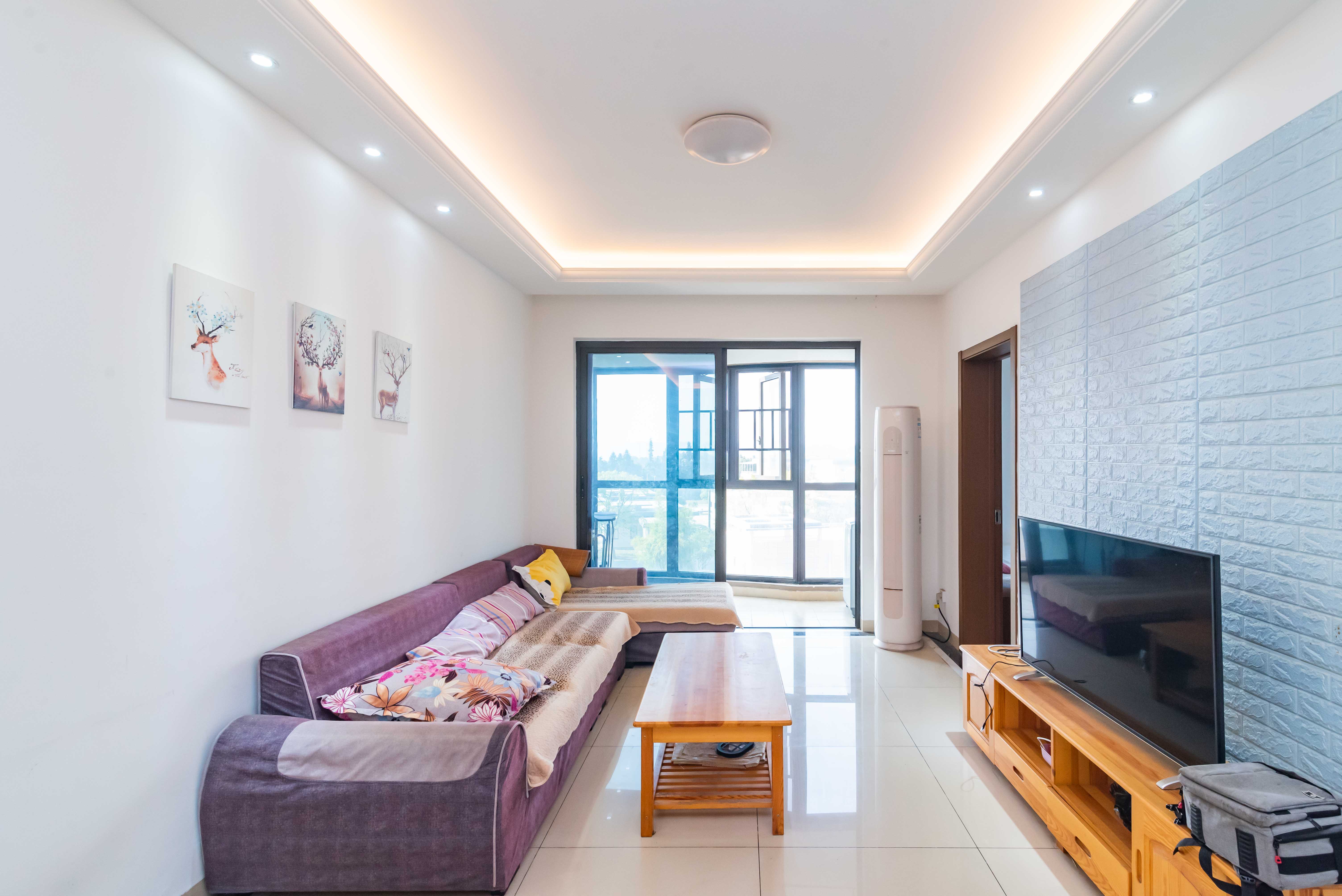 旺德府恺悦国际 3室2厅1卫 69.80万 旺德府恺悦国际 3室2厅1卫 69.80万客厅