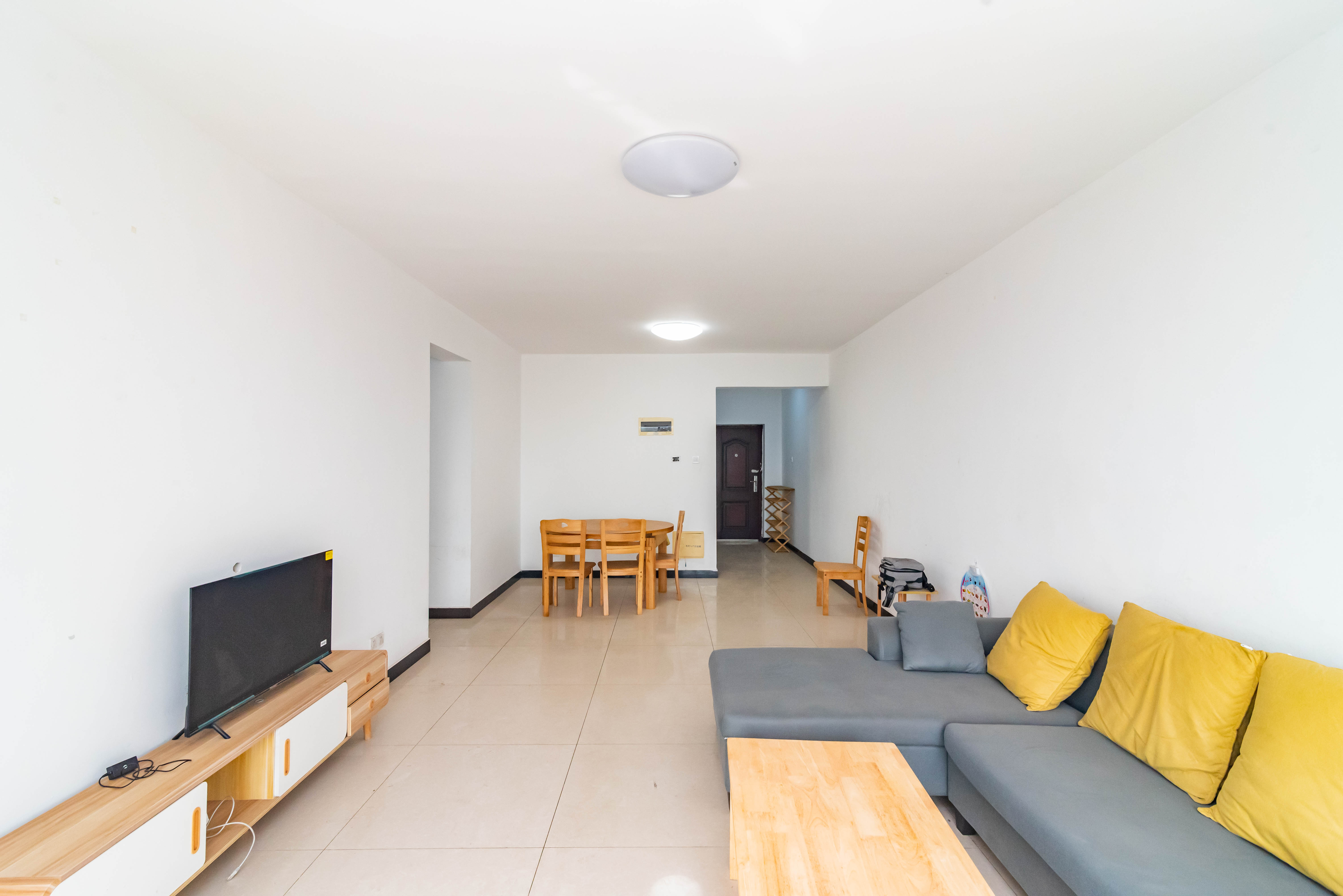 悦湖山 3室2厅2卫 106.00万 悦湖山 3室2厅2卫 106.00万客厅