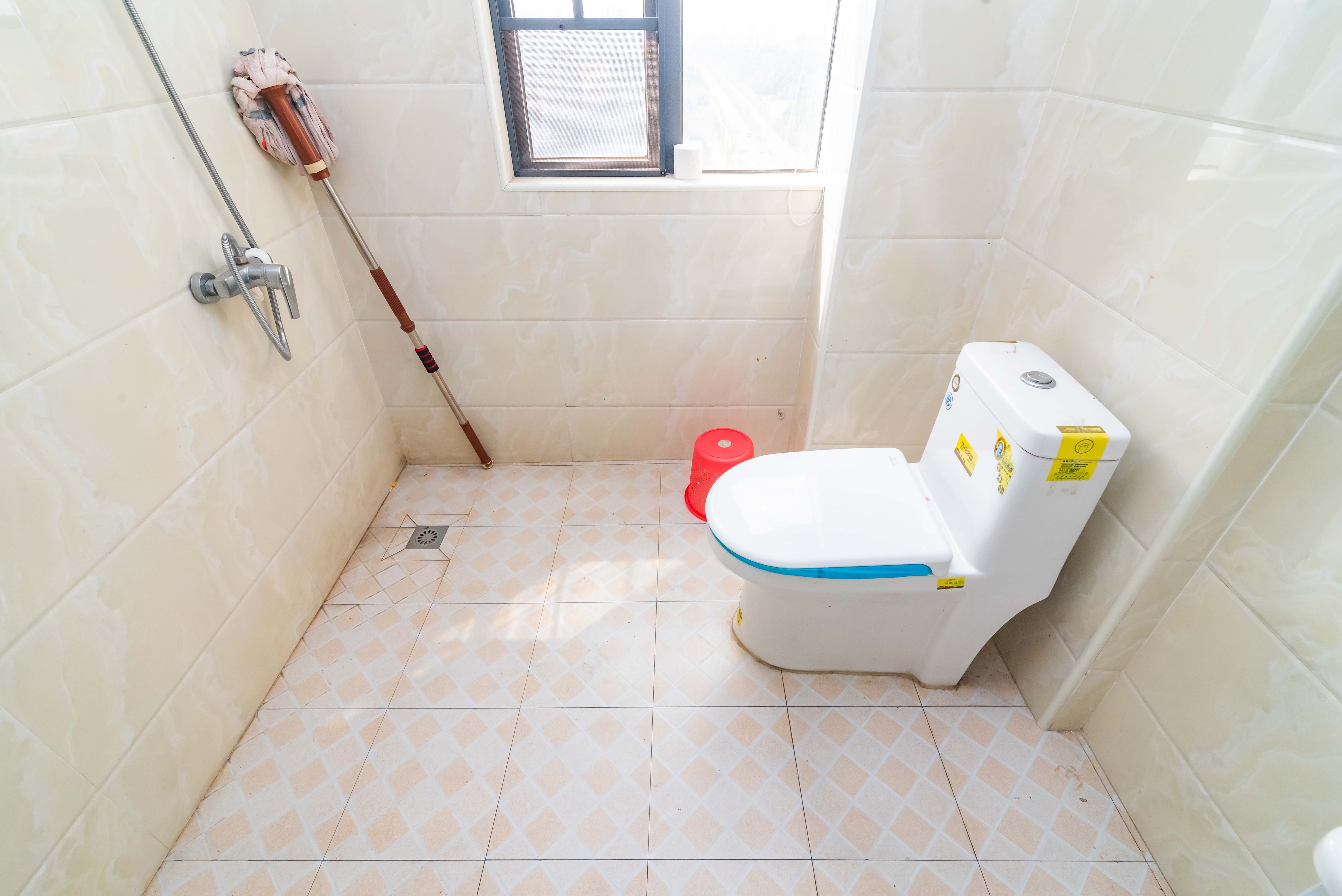 悦湖山 3室2厅2卫 106.00万 悦湖山 3室2厅2卫 106.00万卫生间