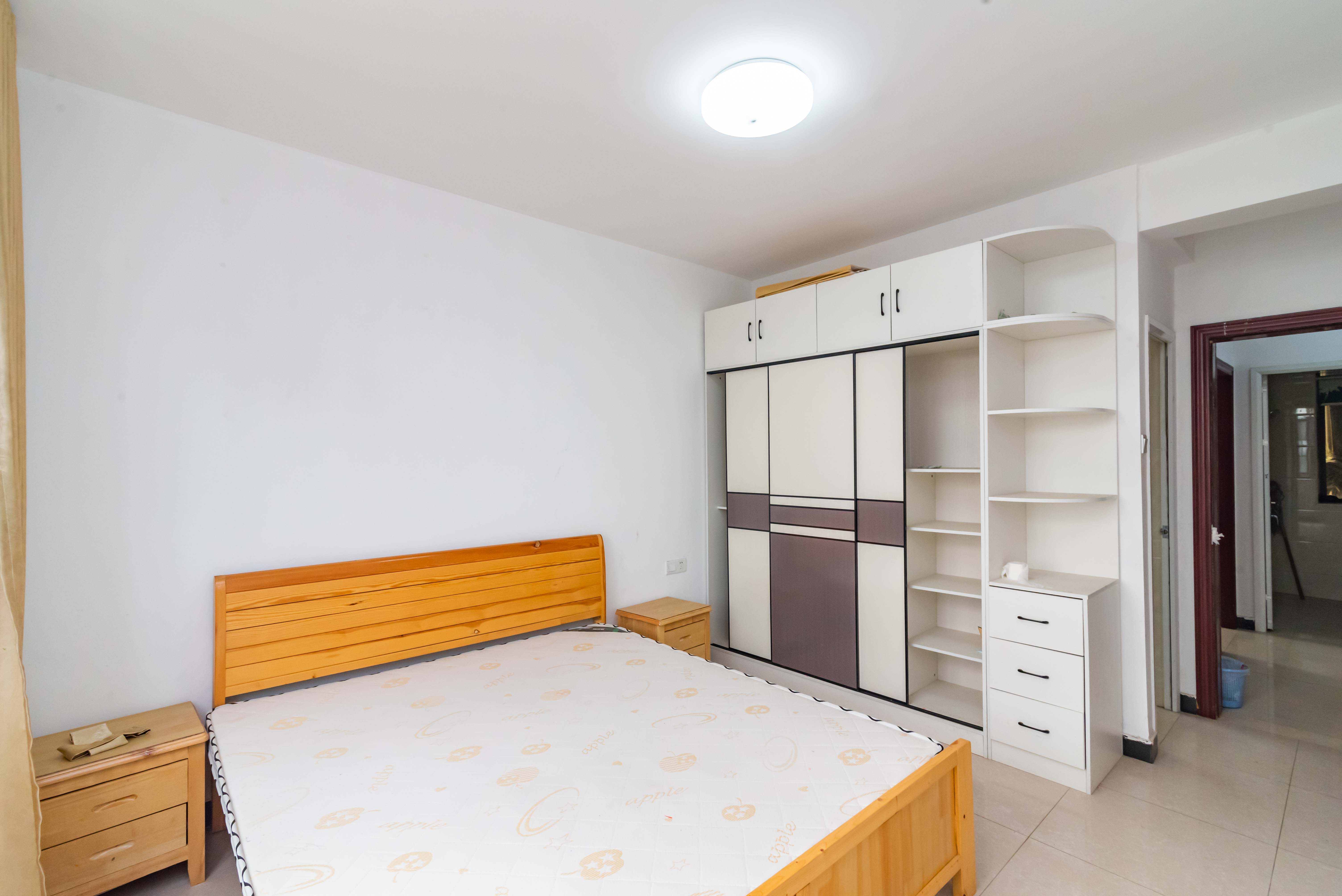 悦湖山 3室2厅2卫 106.00万 悦湖山 3室2厅2卫 106.00万卧室