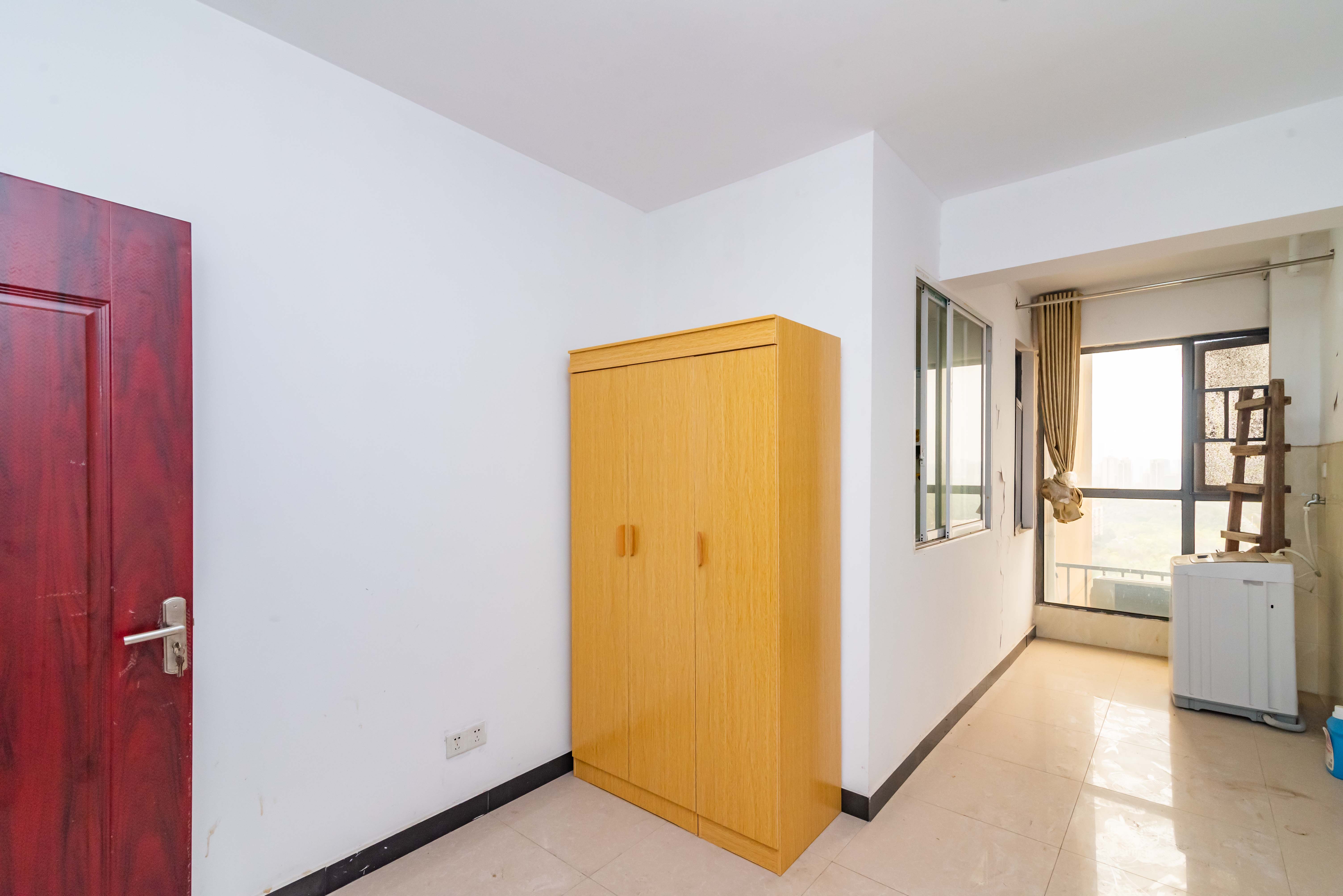 悦湖山 3室2厅2卫 106.00万 悦湖山 3室2厅2卫 106.00万卧室