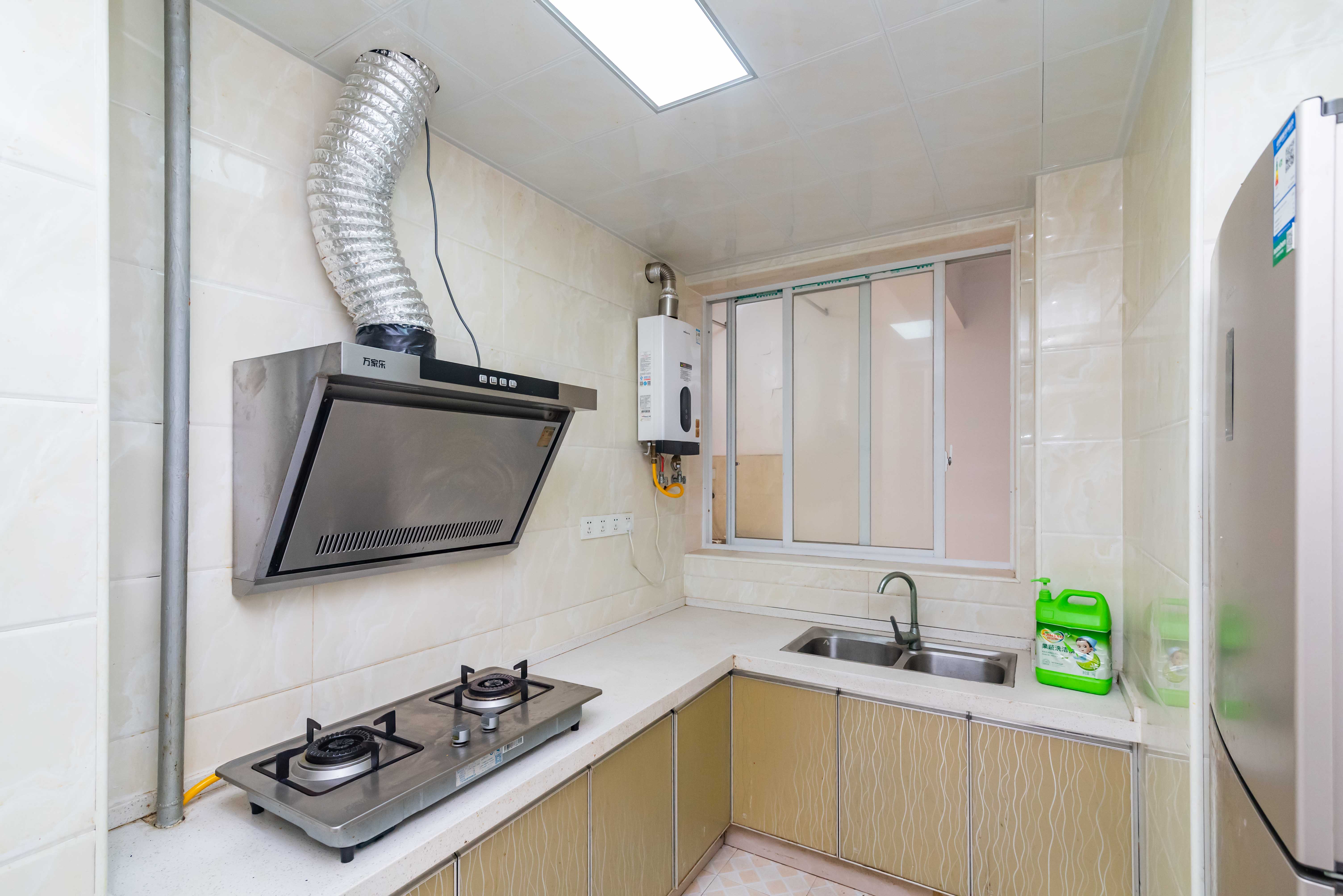 悦湖山 3室2厅2卫 106.00万 悦湖山 3室2厅2卫 106.00万厨房