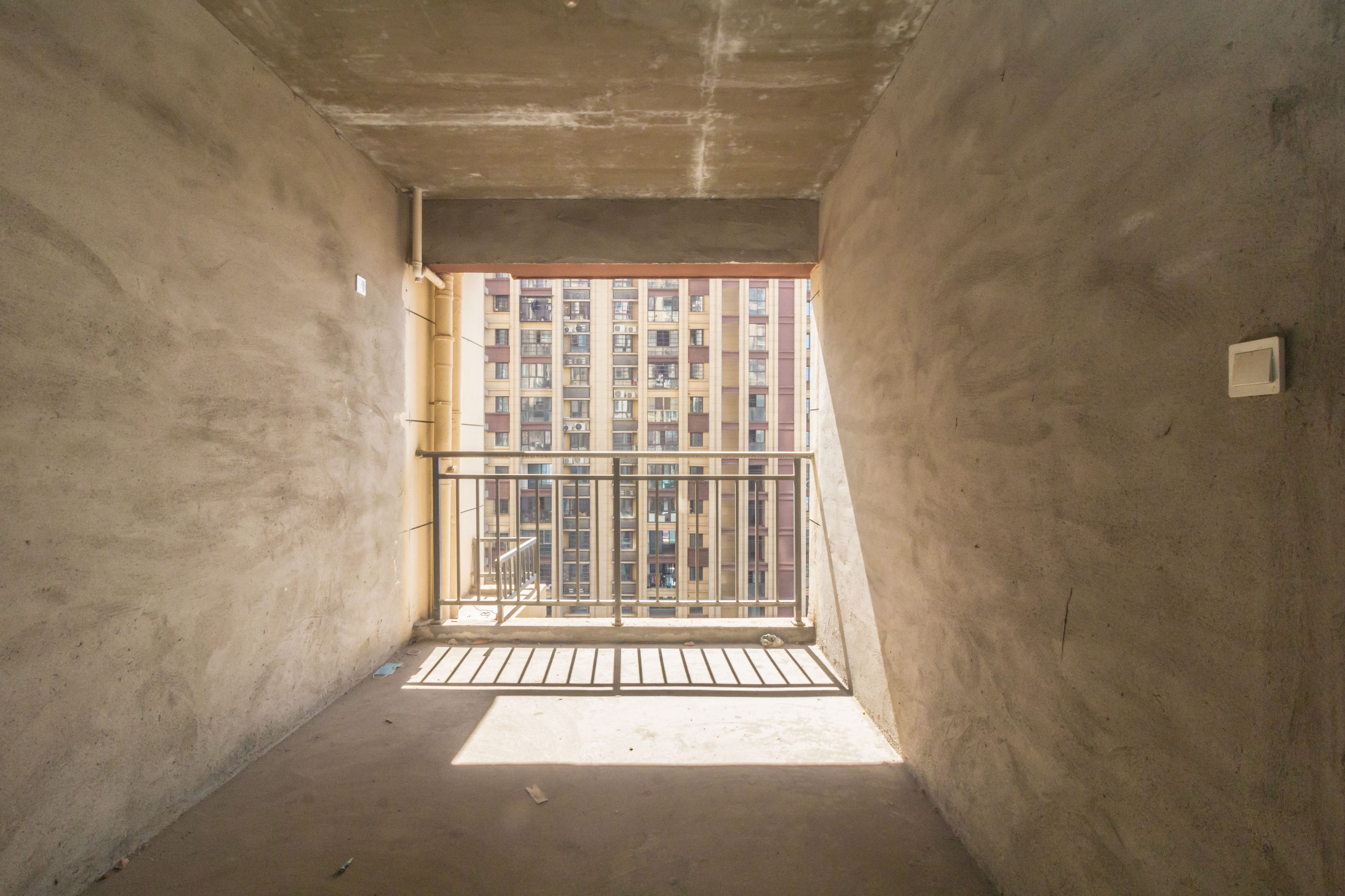 东方美地  3室2厅2卫    73.8万其他