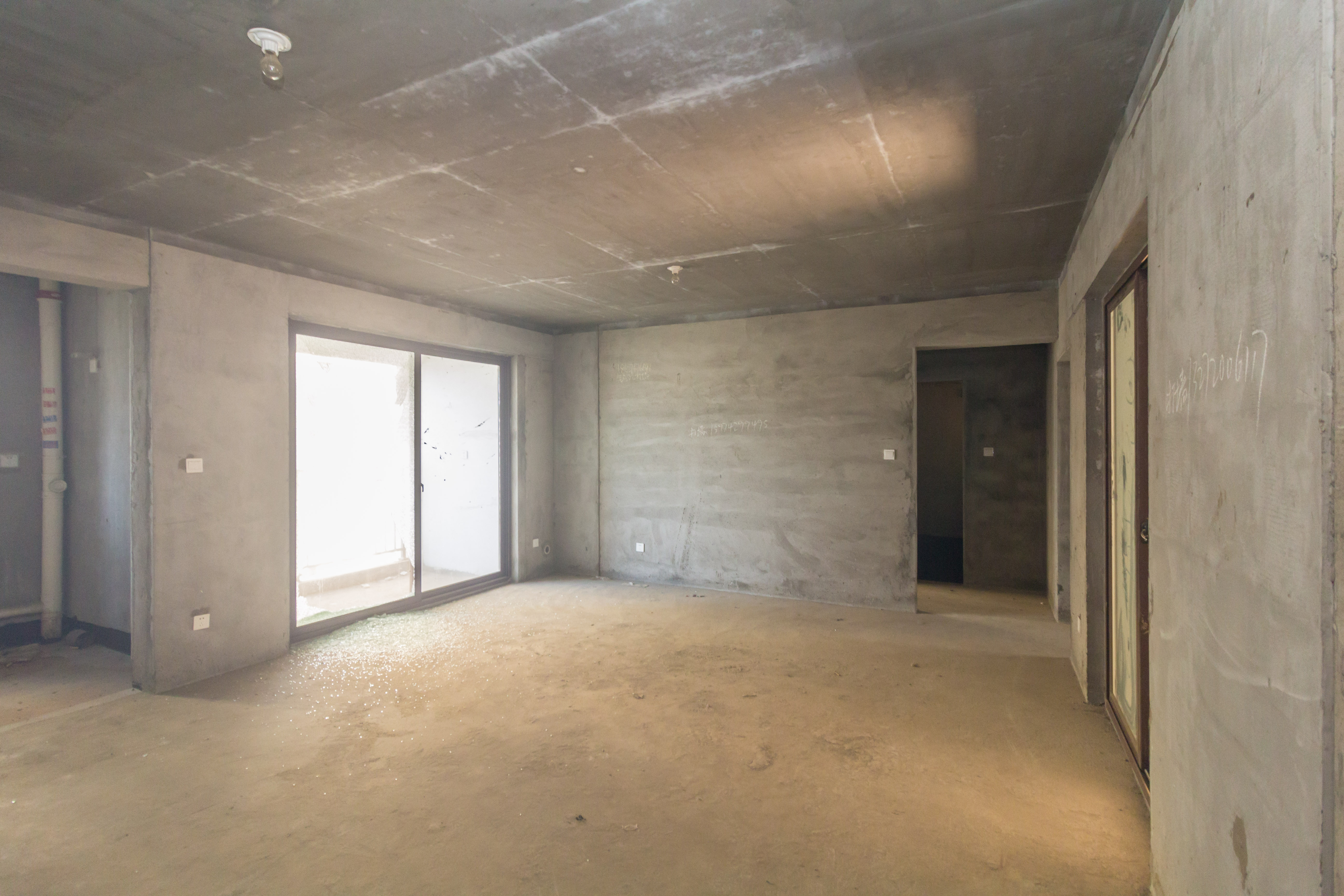 东方美地  3室2厅2卫    73.8万其他