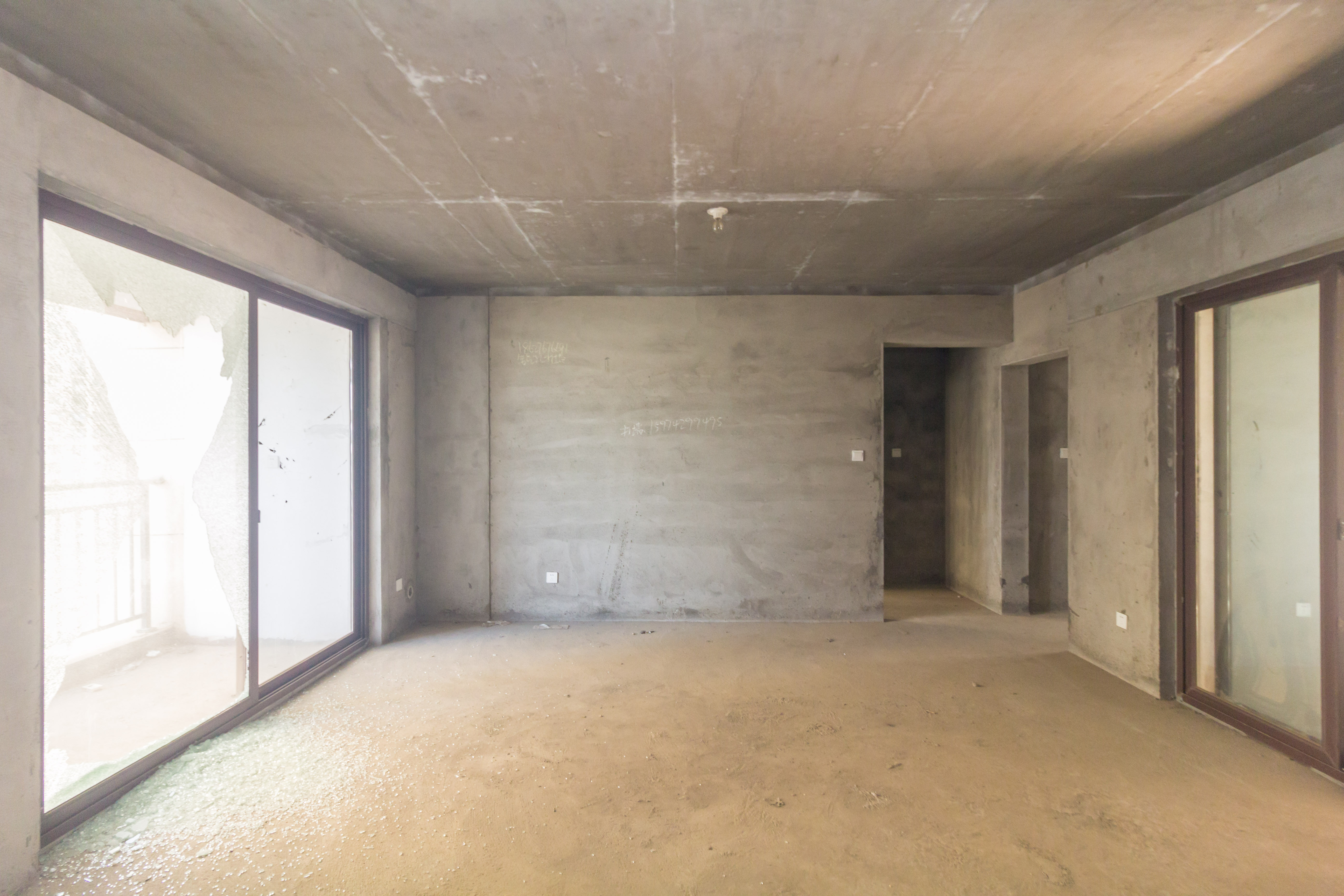 东方美地  3室2厅2卫    73.8万其他